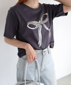 【アンドミー/andme】のBIG リボン プリント ショート丈 半袖 Tシャツ Freesia Freesia スミクロ|ID: prp329100004707276 ipo3291000000033998244