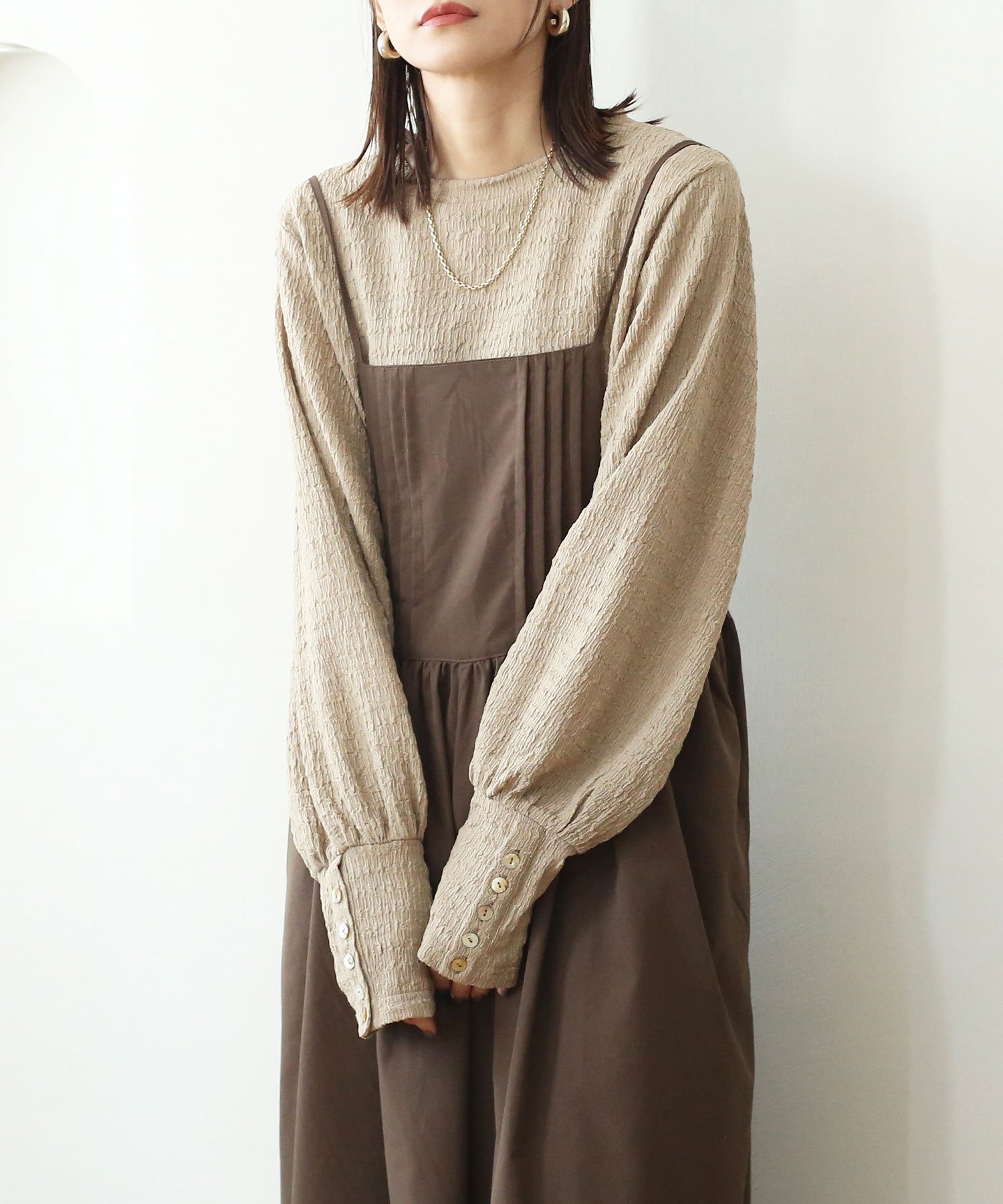 【その他のブランド/Other】のジャガードボタンスリーブトップス インテリア・キッズ・メンズ・レディースファッション・服の通販 founy(ファニー) 　ファッション　Fashion　レディースファッション　Fashion for Women　トップス・カットソー　Cut & Sew Tops　カフス　Cuff Design　ポケット　Pocket, Pocket Detail　長袖　Long Sleeve, Full Sleeve　グレージュ|ID: prp329100004707285 ipo3291000000033998390