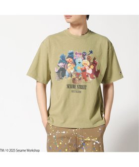 【ハンドサイン/HAND SIGN】のFRUIT OF THE LOOM/SESAME STREET Photo Tee D 人気、トレンドファッション・服の通販 founy(ファニー) ファッション Fashion レディースファッション Fashion for Women キャラクター Character, Licensed Characters ショート Short, Short Length スリーブ Sleeve, Long Sleeve / Short Sleeve ロング Long, Long-Length |ID:prp329100004707335