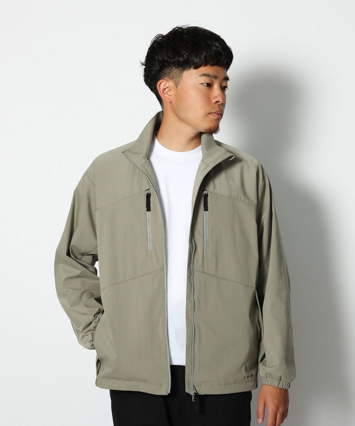 【スノーピーク/SNOW PEAK】のFR Stretch Jacket インテリア・キッズ・メンズ・レディースファッション・服の通販 founy(ファニー) 　ファッション　Fashion　レディースファッション　Fashion for Women　アウター　Coat / Outerwear Collection　レディースジャケット・軽アウター　Jackets　春　Spring　今季　This Season, Current Season　吸水　Absorbent, Quick-Dry　軽量　Lightweight, Ultra Light　ジャケット　Jacket, Outerwear　スタンド　Stand Collar, Upright Stand　ストレッチ　Stretch, Stretchy Fabric　スピンドル　Spindle, Drawcord　タフタ　Taffeta, Structured Fabric　フラップ　Flap, Flap Pocket　ベーシック　Basic, Essential　ポケット　Pocket, Pocket Detail　メッシュ　Mesh, Net Fabric　リップ　Lip, Lip Motif　S/S・春夏　SS, Spring/Summer, Warm Season　夏　Summer　2024年　2024　2024春夏・S/S　Spring/Summer 2024 SS24　Beige|ID: prp329100004707349 ipo3291000000033999039