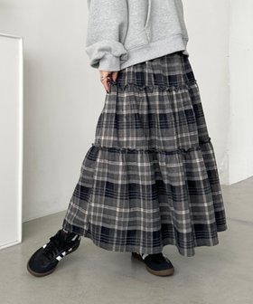 【アウトフィッター ラボ/Outfitter lab】のチェック柄ティアードロングスカート 人気、トレンドファッション・服の通販 founy(ファニー) ファッション Fashion レディースファッション Fashion for Women スカート Skirts ロングスカート Long Skirts / Maxi & Midi Skirts ウェーブ Wavy Pattern 厚底 Platform Shoes ガーリー Girly, Feminine Style シンプル Simple, Minimal ジャケット Jacket, Outerwear スウェット / スエット Sweatshirt, Sweatwear スニーカー Sneakers, Trainers チェック Check, Plaid, Tartan ティアードスカート Tiered Skirt, Flounced Skirt トレンド Trend, Trending Now 定番 Standard, Basic Item フレア Flare, Flared ロング Long, Long-Length 冬 Winter / This Winter A/W・秋冬 Autumn/Winter おすすめ Recommended / Our Picks エレガント 上品 Elegant |ID:prp329100004707401