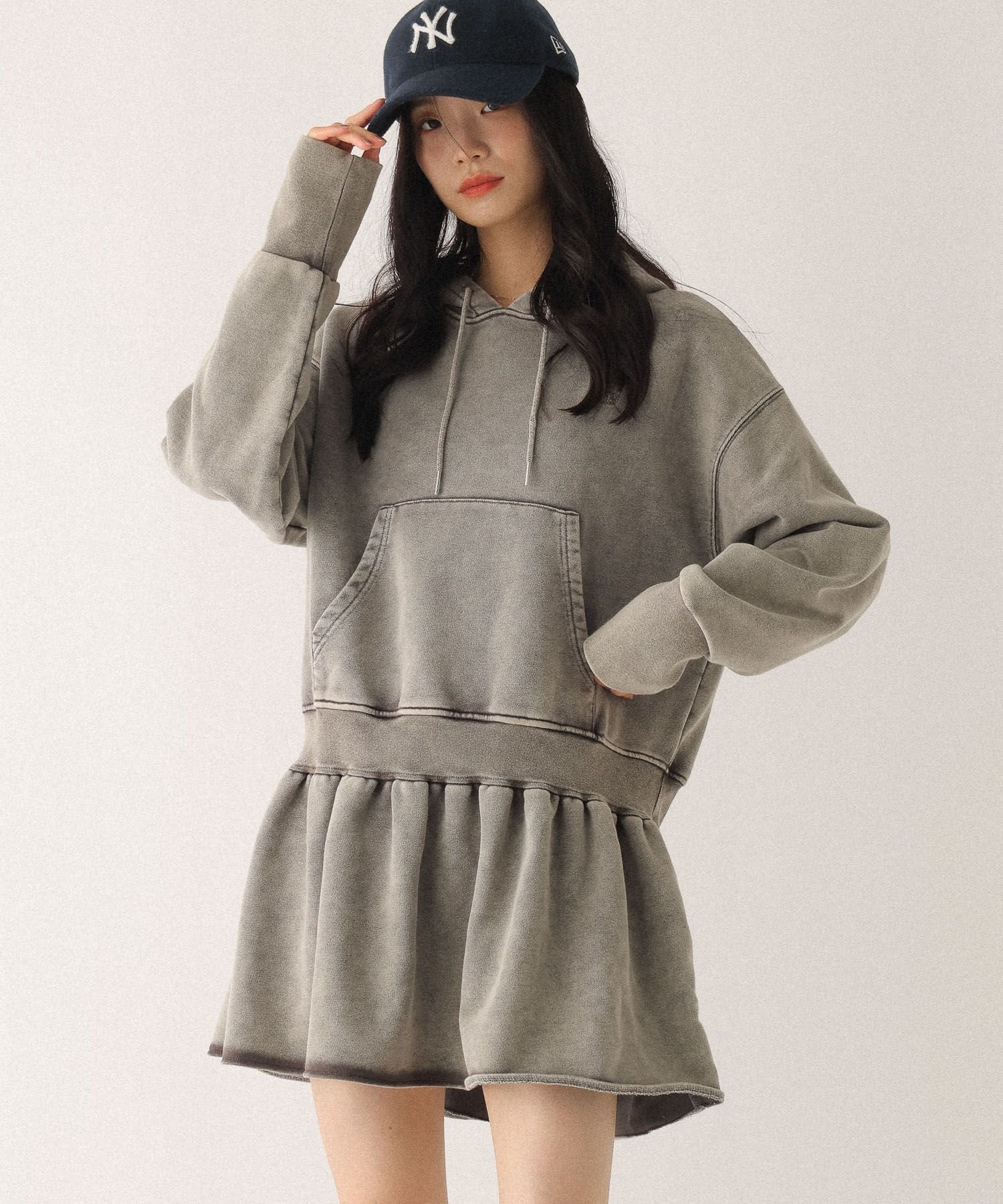 【ヘザー/Heather】のフリルスウェットフードミニワンピース インテリア・キッズ・メンズ・レディースファッション・服の通販 founy(ファニー) 　ファッション　Fashion　レディースファッション　Fashion for Women　ワンピース　Dresses　おすすめ　Recommended / Our Picks　ジャケット　Jacket, Outerwear　フェミニン　Feminine, Girly　ミドル　Middle Length, Mid Height　ロング　Long, Long-Length　グレー加工|ID: prp329100004707440 ipo3291000000033999904
