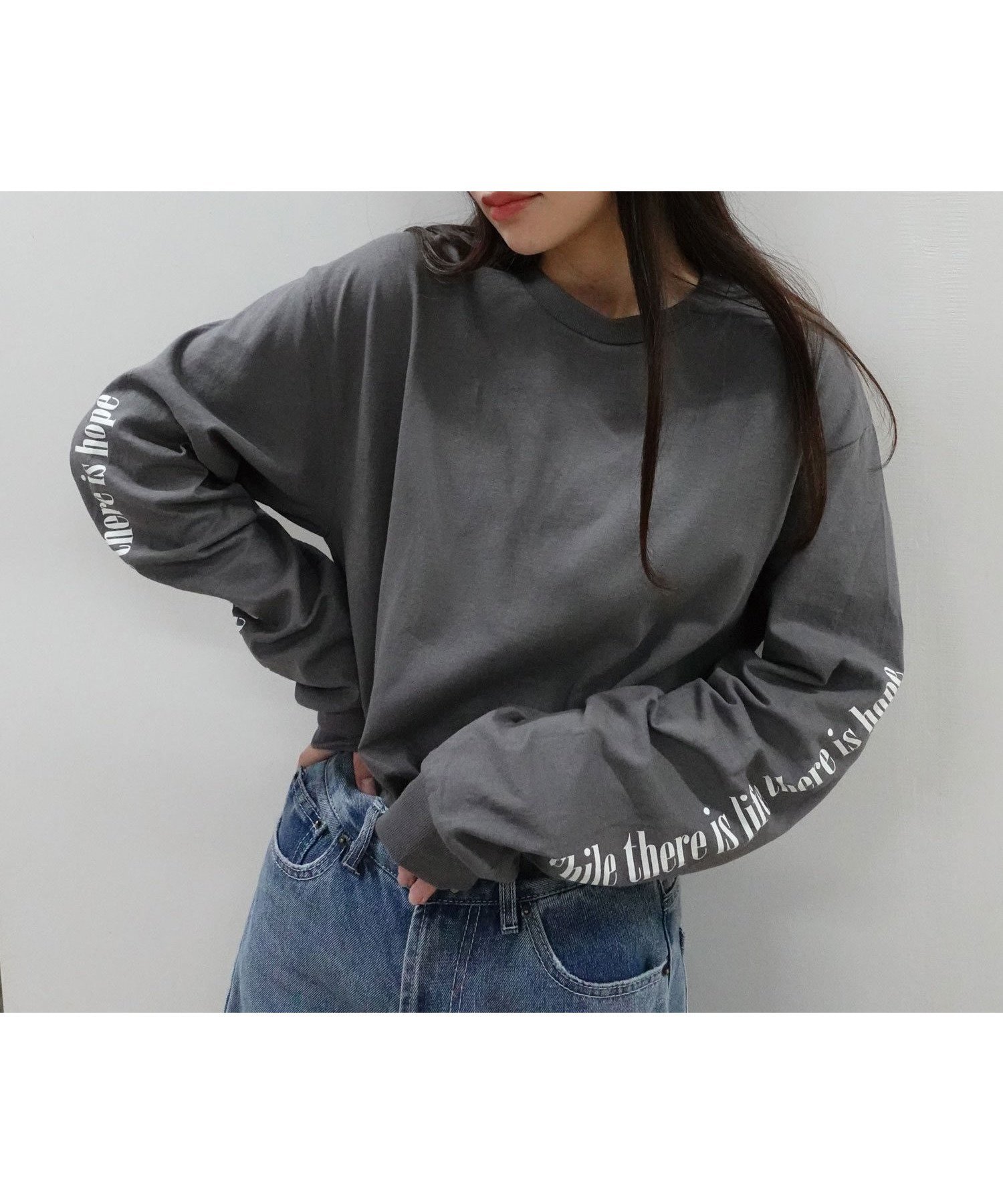 【コーナーズ/CORNERS】の袖ロゴプリント長袖Tシャツ インテリア・キッズ・メンズ・レディースファッション・服の通販 founy(ファニー) 　ファッション　Fashion　レディースファッション　Fashion for Women　トップス・カットソー　Cut & Sew Tops　シャツ・ブラウス・オフィスカジュアル　Elegant Blouses & Button-Ups　ロングTシャツ・Tシャツ　Longline T-Shirts & Tees　プリント　Print, Printed Pattern　ベスト　Vest, Waistcoat　長袖　Long Sleeve, Full Sleeve　スミクロ|ID: prp329100004707449 ipo3291000000033999957
