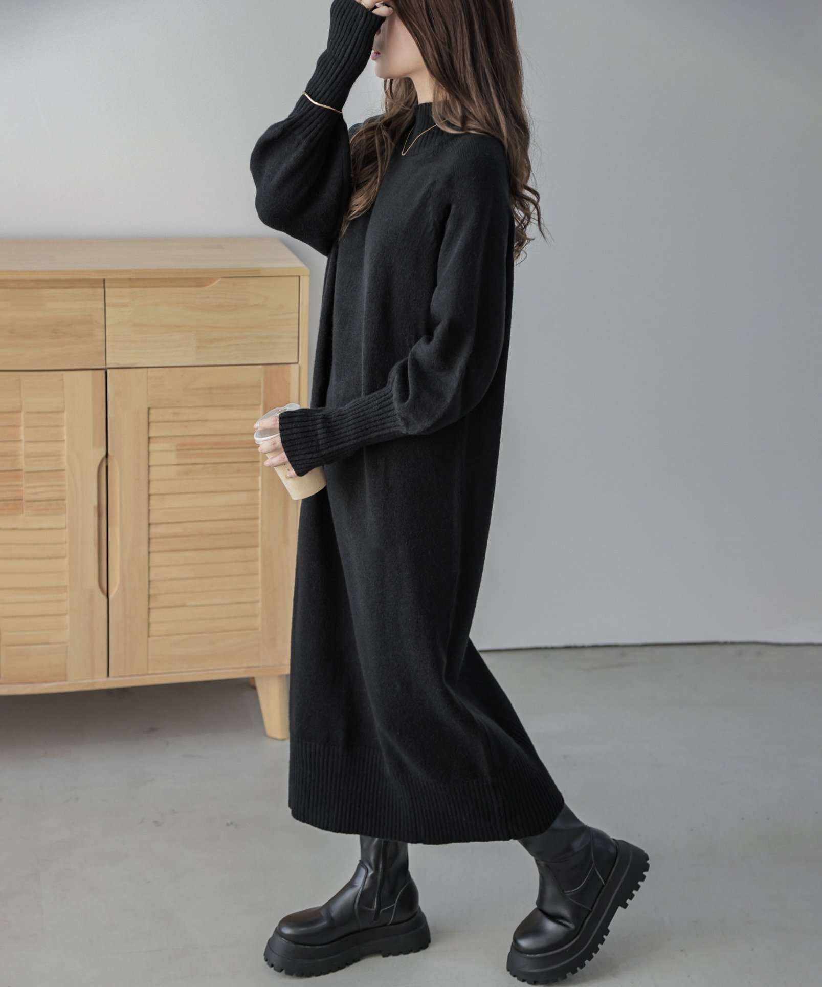 【ラジュール/Lajour】のハイネックニットワンピース インテリア・キッズ・メンズ・レディースファッション・服の通販 founy(ファニー) 　ファッション　Fashion　レディースファッション　Fashion for Women　ワンピース　Dresses　ニットワンピース　Knit Dresses　ショルダー　Shoulder, Shoulder Strap　シンプル　Simple, Minimal　ブラック|ID: prp329100004707498 ipo3291000000034000389