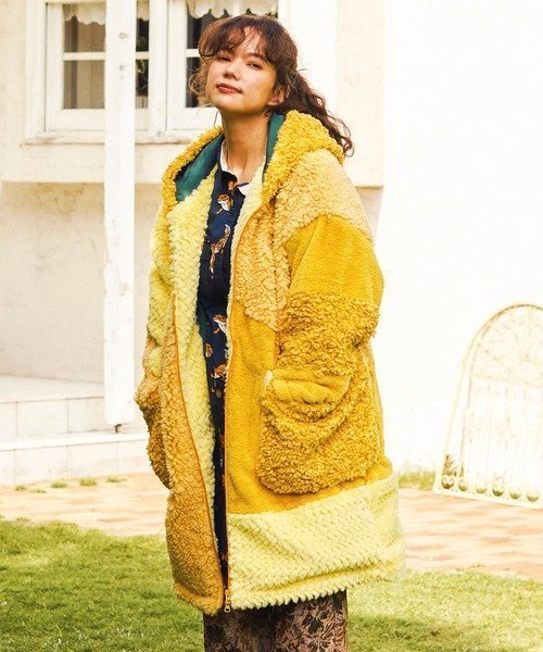 【ゴースローキャラバン/go slow caravan】のボアファーMIXパッチワークコート (WOMENS) インテリア・キッズ・メンズ・レディースファッション・服の通販 founy(ファニー) 　ファッション　Fashion　レディースファッション　Fashion for Women　アウター　Coat / Outerwear Collection　コート・ロングコート・ピーコート　Long Coats, Peacoats & More　イエロー　Yellow　スペシャル　Special, Limited Edition　パッチワーク　Patchwork, Mixed Fabric　パープル　Purple, Violet　防寒　Cold Protection, Winter-Ready　キャラバンイエロー|ID: prp329100004707504 ipo3291000000034000432