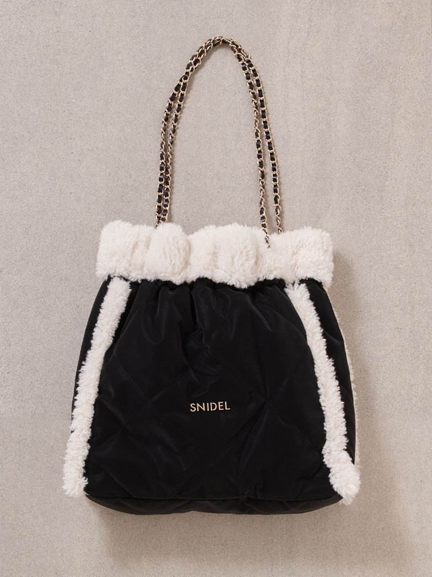 【スナイデル/SNIDEL】の【WEB限定/ボアコレクション】キルティングチェーンバッグ インテリア・キッズ・メンズ・レディースファッション・服の通販 founy(ファニー) 　ファッション　Fashion　レディースファッション　Fashion for Women　バッグ　Bags　コレクション　Collection, Seasonal Line　スマート　Smart, Elegant　チェーン　Chain, Chain Strap　トレンド　Trend, Trending Now　ラグジュアリー　Luxury, Elegant　リバーシブル　Reversible, Two-Sided　おすすめ　Recommended / Our Picks　エレガント 上品　Elegant　BLK[009]|ID: prp329100004707569 ipo3291000000034001047