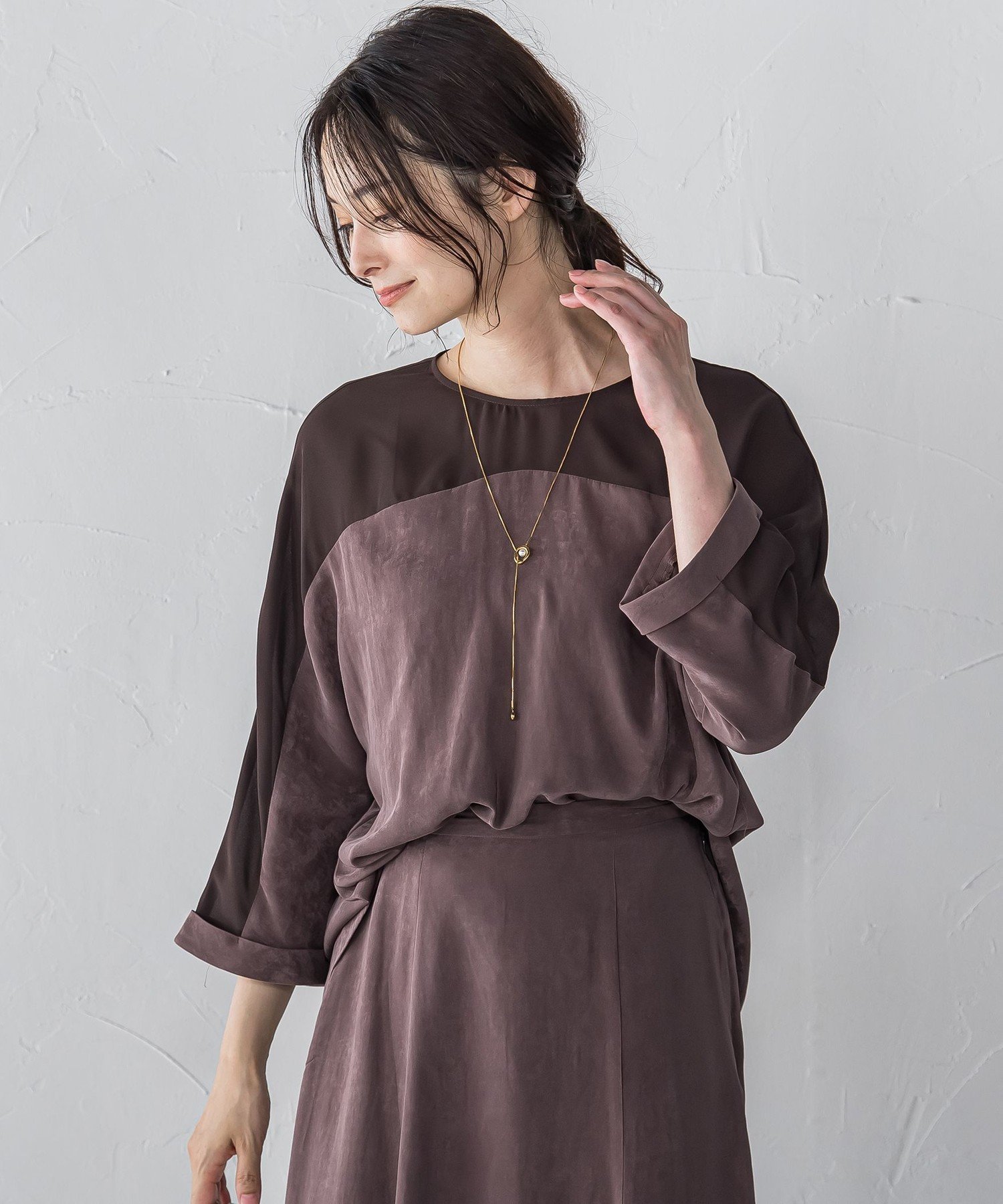 【ロートレ アモン/LAUTRE AMONT】のエアリースエードブラウス ≪洗濯機で洗える≫ 人気、トレンドファッション・服の通販 founy(ファニー) 　ファッション　Fashion　レディースファッション　Fashion for Women　トップス・カットソー　Cut & Sew Tops　シャツ・ブラウス・オフィスカジュアル　Elegant Blouses & Button-Ups　インナー　Innerwear　洗える　Machine Washable　秋　Autumn　サテン　Satin, Glossy Fabric　シアー　Sheer, See-Through　シルク　Silk, 100% Silk　ジャケット　Jacket, Outerwear　セットアップ　Set-Up, Coordinated Outfit　ドレープ　Drape, Draping Fabric　なめらか　Smooth, Silky Texture　フレア　Flare, Flared　メタル　Metal, Metal Parts　A/W・秋冬　Autumn/Winter　おすすめ　Recommended / Our Picks　エレガント 上品　Elegant　ビジネス 仕事 通勤　Business / Work / Commuting　2025年　2025　2025-2026秋冬・A/W　Autumn/Winter 2025–26 AW25–26　 other-1|ID: prp329100004707628 ipo3291000000034001584