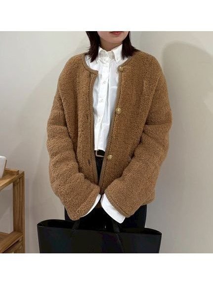 【ミラオーウェン/Mila Owen】の金釦ムートンライクボアニットカーディガン インテリア・キッズ・メンズ・レディースファッション・服の通販 founy(ファニー) 　雑誌掲載アイテム　Magazine Picks & Fashion Features　ファッション雑誌　Fashion Magazines　アンドガール　andGIRL　クラッシィ　CLASSY.　ファッション　Fashion　レディースファッション　Fashion for Women　トップス・カットソー　Cut & Sew Tops　ニット　Knit Tops & Sweaters　カーディガン・羽織り　Layered Style Cardigans　11月号　November Issue　雑誌　Magazine, Fashion Magazine　CML[038]|ID: prp329100004707828 ipo3291000000034437831