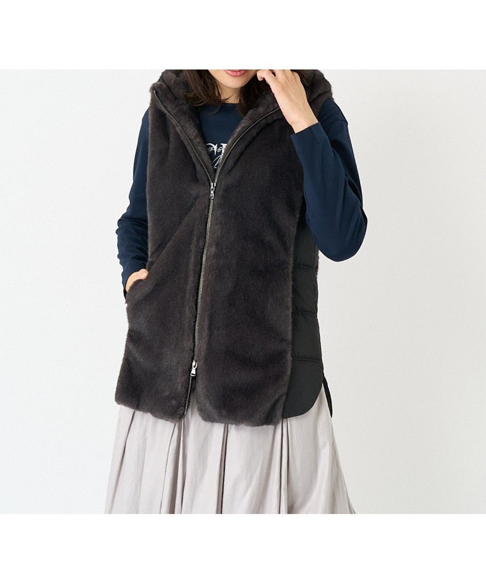 【ジョルジュ レッシュ/GEORGES RECH】のミンクエコファータフタフードベスト インテリア・キッズ・メンズ・レディースファッション・服の通販 founy(ファニー) 　ファッション　Fashion　レディースファッション　Fashion for Women　アウター　Coat / Outerwear Collection　トップス・カットソー　Cut & Sew Tops　ベスト&ジレ / 重ね着スタイル　Vests & Gilets　インナー　Innerwear　キルティング　Quilted, Quilting　タフタ　Taffeta, Structured Fabric　ベスト　Vest, Waistcoat　ラウンド　Round, Round Neck　ラグジュアリー　Luxury, Elegant　リアル　Real, Realistic　冬　Winter / This Winter　A/W・秋冬　Autumn/Winter　ダークグレー|ID: prp329100004707880 ipo3291000000034003895