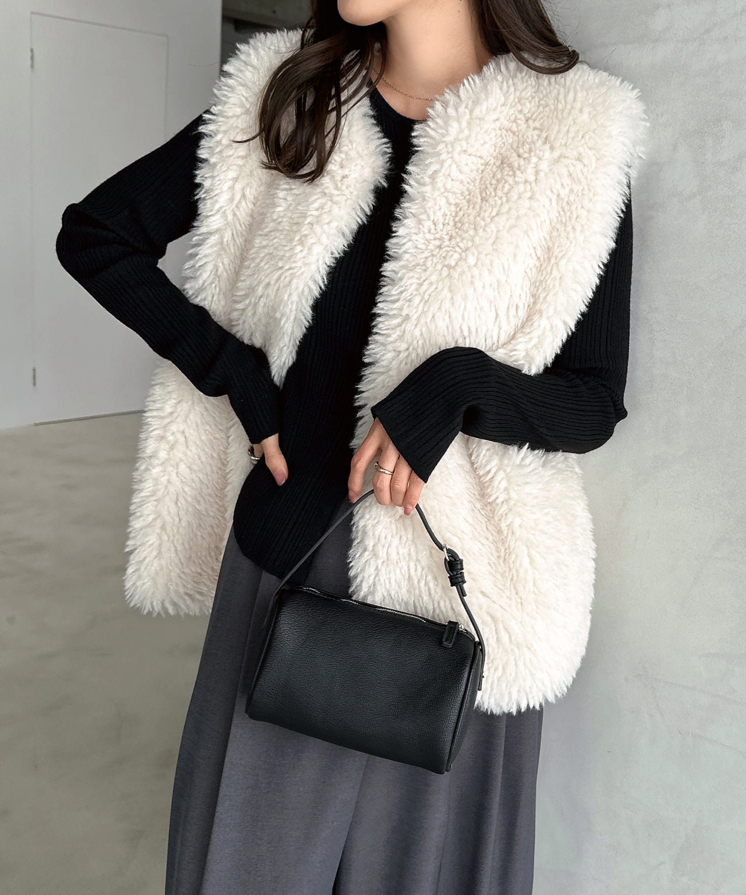 【アンドミー/andme】のシープ風 ファー ベスト 人気、トレンドファッション・服の通販 founy(ファニー) 　ファッション　Fashion　レディースファッション　Fashion for Women　アウター　Coat / Outerwear Collection　トップス・カットソー　Cut & Sew Tops　ベスト&ジレ / 重ね着スタイル　Vests & Gilets　カットソー　Cut and Sewn Top　フェイクファー　Faux Fur, Imitation Fur　ベスト　Vest, Waistcoat　ポケット　Pocket, Pocket Detail　エレガント 上品　Elegant　 other-1|ID: prp329100004708602 ipo3291000000034008539