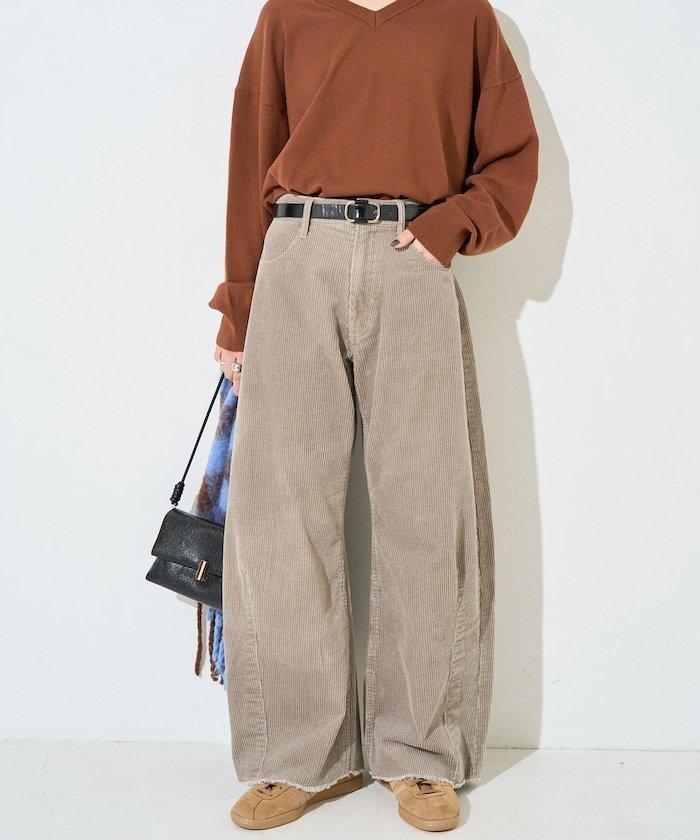 【フリークスストア/FREAK'S STORE】のコーデュロイ カーブ パンツ【限定展開】 25AW インテリア・キッズ・メンズ・レディースファッション・服の通販 founy(ファニー) 　ファッション　Fashion　レディースファッション　Fashion for Women　パンツ　Pants & Trousers　2025年　2025　2025-2026秋冬・A/W　Autumn/Winter 2025–26 AW25–26　冬　Winter / This Winter　コーデュロイ　Corduroy, Cord Fabric　スニーカー　Sneakers, Trainers　A/W・秋冬　Autumn/Winter　ライトグレー|ID: prp329100004708646 ipo3291000000034577022