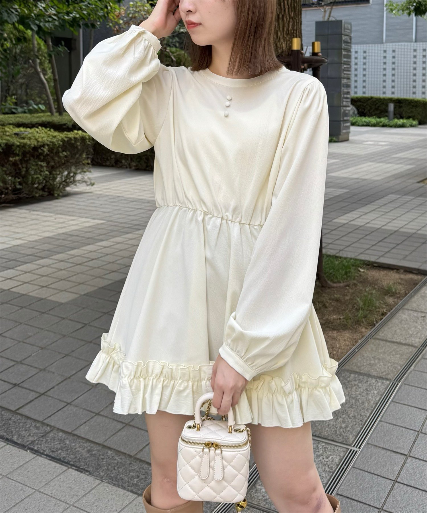 【クリア/clear】のクルミボタンフリルチュニック インテリア・キッズ・メンズ・レディースファッション・服の通販 founy(ファニー) 　ファッション　Fashion　レディースファッション　Fashion for Women　トップス・カットソー　Cut & Sew Tops　おすすめ　Recommended / Our Picks　チュニック　Tunic, Long Top　デニム　Denim, Jeans Material　フリル　Frill, Ruffle　切替　Switching, Contrast Panel　IV|ID: prp329100004708742 ipo3291000000034010486