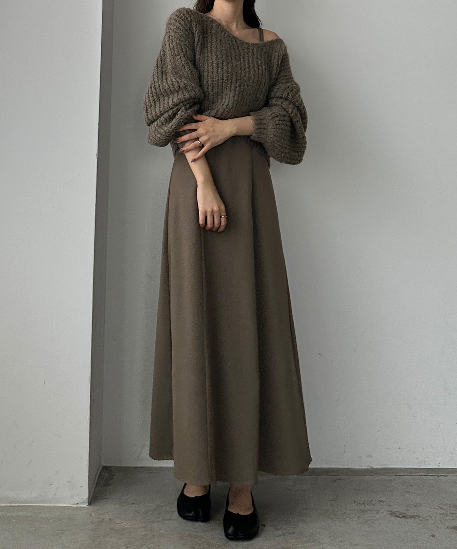 【ジュノア/JUNOAH】のLouere ショートニットトップス+フレアキャミワンピース インテリア・キッズ・メンズ・レディースファッション・服の通販 founy(ファニー) 　ファッション　Fashion　レディースファッション　Fashion for Women　ワンピース　Dresses　キャミソールワンピース　Camisole Dresses　アクリル　Acrylic Material　グレージュ|ID: prp329100004708757 ipo3291000000034520068