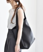 【シップス フォー ウィメン/SHIPS】のquaranciel ワンハンドル バケツ トート バッグ(A4対応) 人気、トレンドファッション・服の通販 founy(ファニー) ファッション Fashion レディースファッション Fashion for Women バッグ Bags おすすめ Recommended / Our Picks シンプル Simple, Minimal トレンド Trend, Trending Now バケツ Bucket, Bucket Style フロント Front, Front Design ビジネス 仕事 通勤 Business / Work / Commuting thumbnail ブラック|ID: prp329100004708829 ipo3291000000034011909