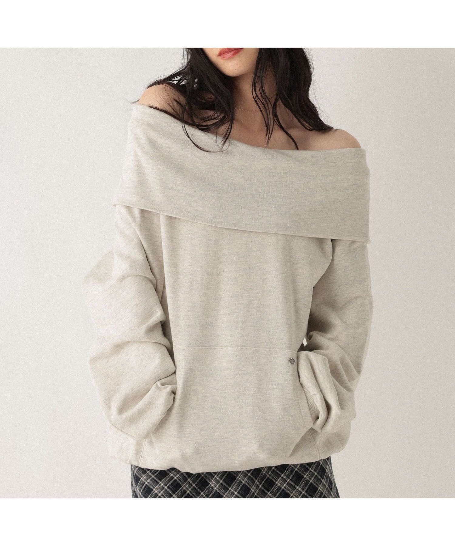 【ヘザー/Heather】のオフショルチュニック裏毛スウェット インテリア・キッズ・メンズ・レディースファッション・服の通販 founy(ファニー) 　ファッション　Fashion　レディースファッション　Fashion for Women　トップス・カットソー　Cut & Sew Tops　レディースパーカー・カジュアルフーディー　Casual Hoodies & Sweatshirts　スウェット・クルーネックトップス　Sweatshirts & Crewnecks / Relaxed Fit Sweat Tops　おすすめ　Recommended / Our Picks　スウェット / スエット　Sweatshirt, Sweatwear　チュニック　Tunic, Long Top　バランス　Balance, Style Balance　フロント　Front, Front Design　ポケット　Pocket, Pocket Detail　モチーフ　Motif, Design Theme　人気　Popular, Best Seller　オートミール|ID: prp329100004708962 ipo3291000000034013408