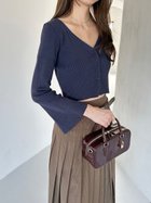 【スナイデル/SNIDEL】のフレアスリーブショートカーディガン 人気、トレンドファッション・服の通販 founy(ファニー) ファッション Fashion レディースファッション Fashion for Women トップス・カットソー Cut & Sew Tops カーディガン・羽織り Layered Style Cardigans カーディガン Cardigan, Knitwear スマート Smart, Elegant スリーブ Sleeve, Long Sleeve / Short Sleeve トレンド Trend, Trending Now バランス Balance, Style Balance フレア Flare, Flared ロング Long, Long-Length おすすめ Recommended / Our Picks thumbnail NVY[089]|ID: prp329100004709136 ipo3291000000034015029