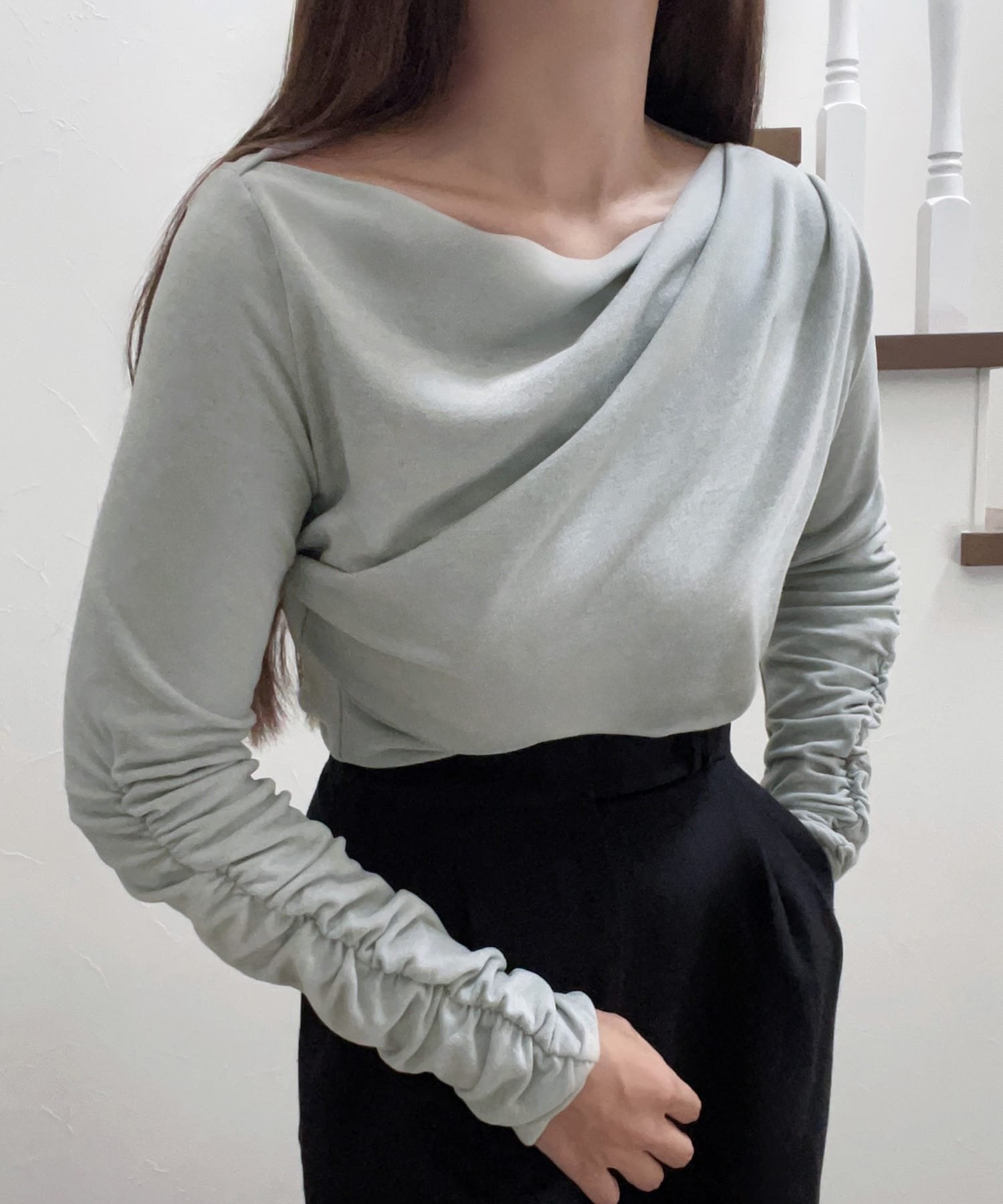 【ジュノア/JUNOAH】のドレープデザインカットソー インテリア・キッズ・メンズ・レディースファッション・服の通販 founy(ファニー) 　ファッション　Fashion　レディースファッション　Fashion for Women　トップス・カットソー　Cut & Sew Tops　カットソー・ベーシックTシャツ　Cut-and-Sewn Tops / Stretch Tees & Basics　ライトグレー|ID: prp329100004709900 ipo3291000000034445780