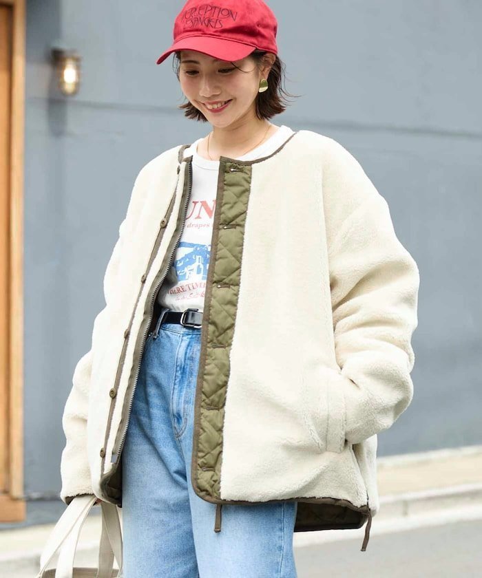 【フリークスストア/FREAK'S STORE】の別注 リバーシブル ボア キルティング ノーカラーダウン【限定展開】 25AW インテリア・キッズ・メンズ・レディースファッション・服の通販 founy(ファニー) 　ファッション　Fashion　レディースファッション　Fashion for Women　2025年　2025　2025-2026秋冬・A/W　Autumn/Winter 2025–26 AW25–26　冬　Winter / This Winter　キルティング　Quilted, Quilting　キルト　Quilt, Quilted Fabric　サイドジップ　Side Zip, Side Zipper　ジップ　Zip, Zipper　スペシャル　Special, Limited Edition　ダウン　Down, Puffer　ダブル　Double, Double-Breasted　バランス　Balance, Style Balance　フロント　Front, Front Design　ポケット　Pocket, Pocket Detail　リバーシブル　Reversible, Two-Sided　エレガント 上品　Elegant　別注　Limited Edition, Custom Order　A/W・秋冬　Autumn/Winter　軽量　Lightweight, Ultra Light　防寒　Cold Protection, Winter-Ready　ダークオリーブ×クリーム|ID: prp329100004711429 ipo3291000000035594854