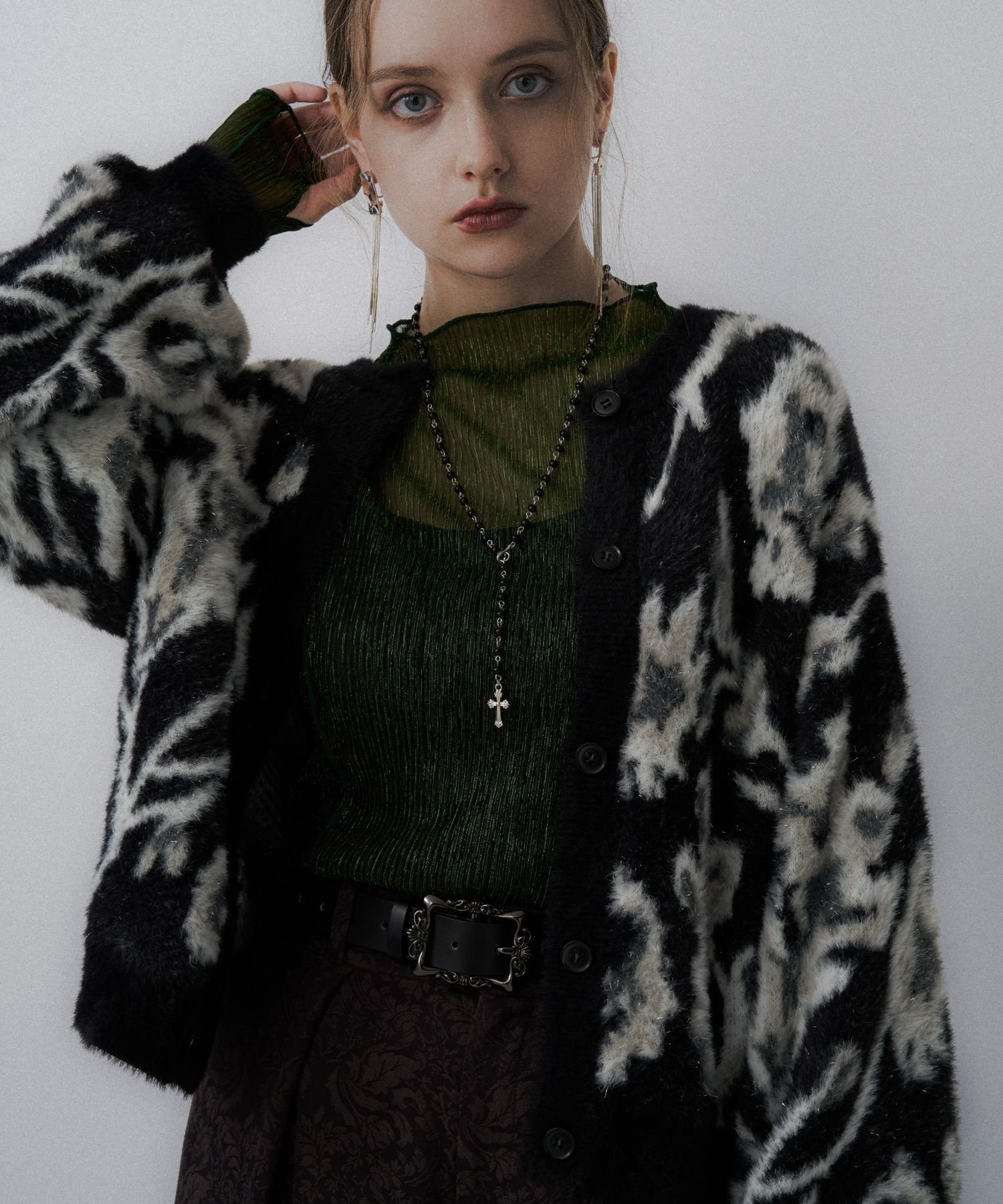 【ハレ/HARE】の2WAYフラワーガララメシャギーカーディガン インテリア・キッズ・メンズ・レディースファッション・服の通販 founy(ファニー) 　ファッション　Fashion　レディースファッション　Fashion for Women　トップス・カットソー　Cut & Sew Tops　カーディガン・羽織り　Layered Style Cardigans　ウェーブ　Wavy Pattern　カーディガン　Cardigan, Knitwear　ショート　Short, Short Length　ストレート　Straight, Straight Cut　デニム　Denim, Jeans Material　フラワー　Flower, Floral　ブルゾン　Blouson, Bomber Jacket　ボトム　Bottoms, Lower Wear　ワイド　Wide, Wide Fit　おすすめ　Recommended / Our Picks　エレガント 上品　Elegant　ブラック09|ID: prp329100004711734 ipo3291000000034832165