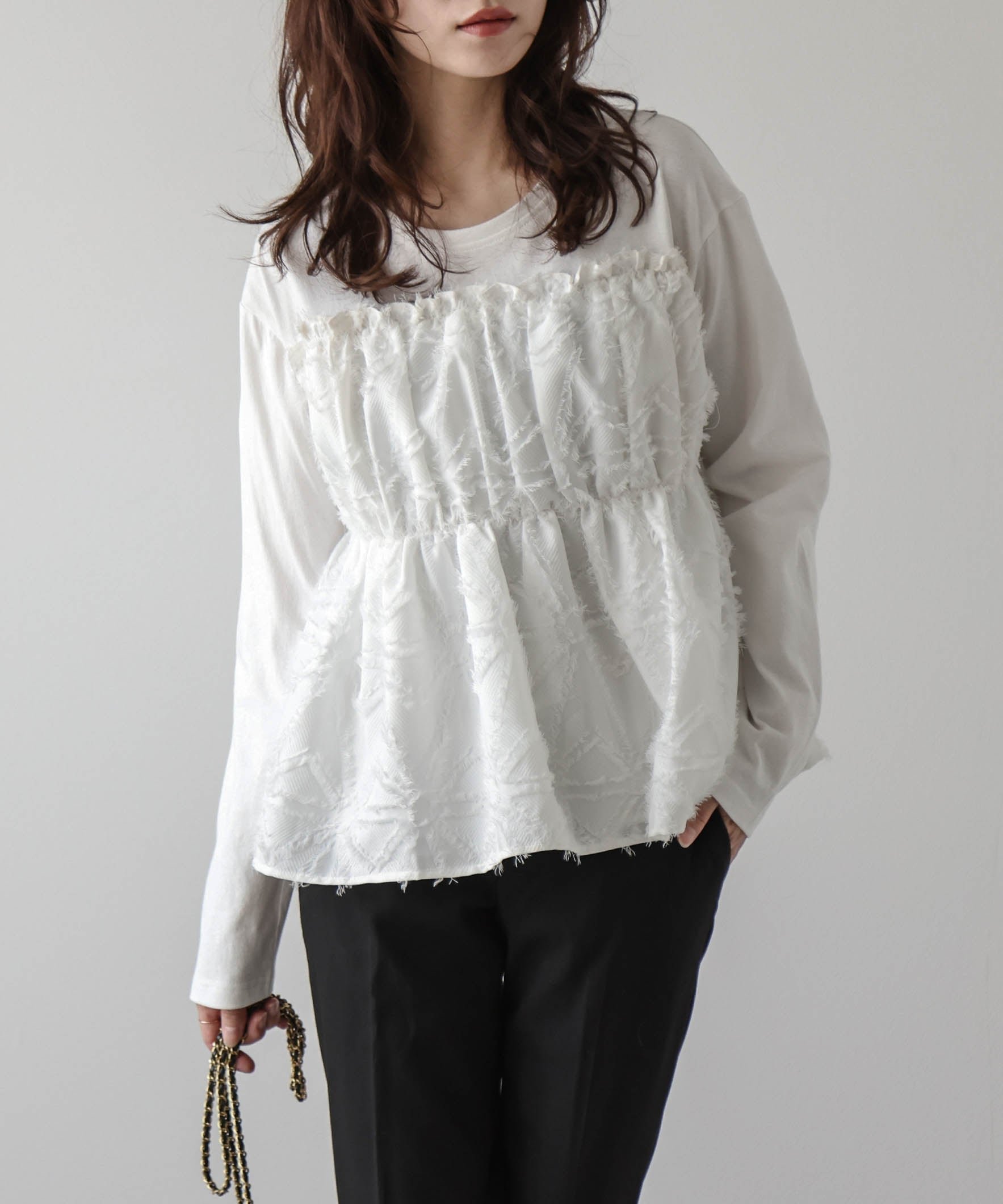 【ラジュール/Lajour】のジャガードペプラムドッキングトップス インテリア・キッズ・メンズ・レディースファッション・服の通販 founy(ファニー) 　ファッション　Fashion　レディースファッション　Fashion for Women　トップス・カットソー　Cut & Sew Tops　エレガント 上品　Elegant　カットソー　Cut and Sewn Top　ギャザー　Gathered, Ruffled　ドッキング　Docking, Mixed Material　フリンジ　Fringe, Tassel　ベーシック　Basic, Essential　ペプラム　Peplum, Flared Hem　ホワイト|ID: prp329100004712284 ipo3291000000034191369