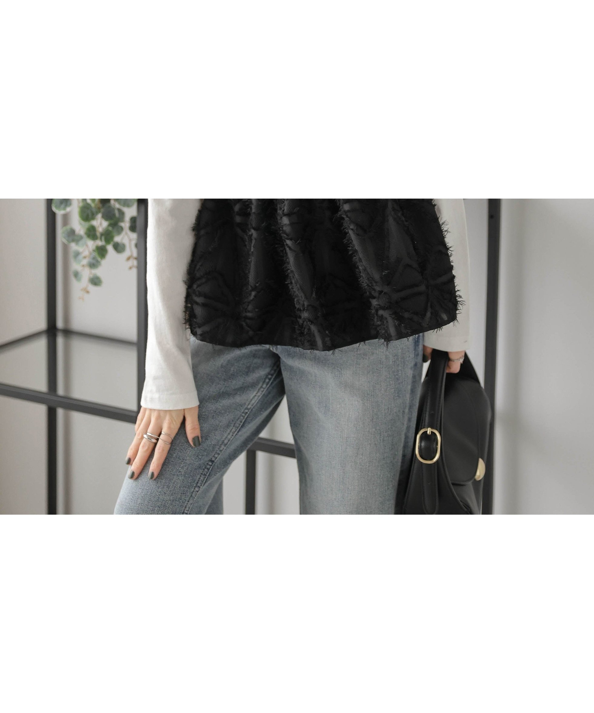 【ラジュール/Lajour】のジャガードペプラムドッキングトップス インテリア・キッズ・メンズ・レディースファッション・服の通販 founy(ファニー) 　ファッション　Fashion　レディースファッション　Fashion for Women　トップス・カットソー　Cut & Sew Tops　エレガント 上品　Elegant　カットソー　Cut and Sewn Top　ギャザー　Gathered, Ruffled　ドッキング　Docking, Mixed Material　フリンジ　Fringe, Tassel　ベーシック　Basic, Essential　ペプラム　Peplum, Flared Hem　ブラック|ID: prp329100004712284 ipo3291000000034191371
