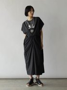 【ラシュッド/LASUD】の異素材ドッキング箔ロゴ2wayワンピース 人気、トレンドファッション・服の通販 founy(ファニー) ファッション Fashion レディースファッション Fashion for Women ワンピース Dresses ドッキング Docking, Mixed Material フロント Front, Front Design ポケット Pocket, Pocket Detail リラックス Relax, Relaxed Fit 軽量 Lightweight, Ultra Light thumbnail チャコールグレー|ID: prp329100004712629 ipo3291000000034042190
