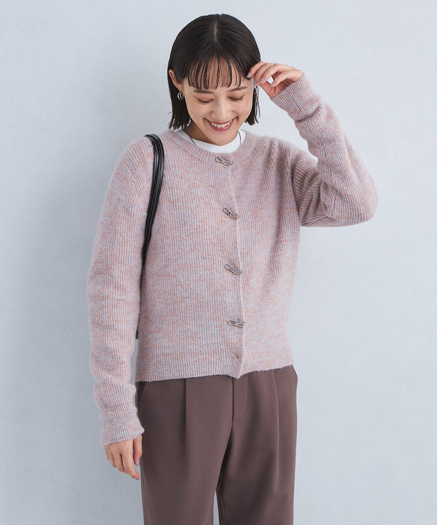 【ユナイテッドアローズ/UNITED ARROWS】のPOP ADER.bijoux*green label relaxing リボン ニット カーディガン インテリア・キッズ・メンズ・レディースファッション・服の通販 founy(ファニー) 　ファッション　Fashion　レディースファッション　Fashion for Women　トップス・カットソー　Cut & Sew Tops　ニット　Knit Tops & Sweaters　カーディガン・羽織り　Layered Style Cardigans　アクセサリー　Fashion Accessories　ヴィンテージ　Vintage Style　秋　Autumn　カーディガン　Cardigan, Knitwear　コラボ　Collaboration, Collab　コンパクト　Compact, Small Size　スラックス　Slacks, Dress Pants　デニム　Denim, Jeans Material　ビジュー　Bijou, Jewel-like Accent　リボン　Ribbon, Bow　冬　Winter / This Winter　アウトレット　Outlet / Clearance　おすすめ　Recommended / Our Picks　クリスマス X'mas　Christmas / X'mas　ギフト プレゼント　Gift / Present　LT.PINK|ID: prp329100004712860 ipo3291000000034044854