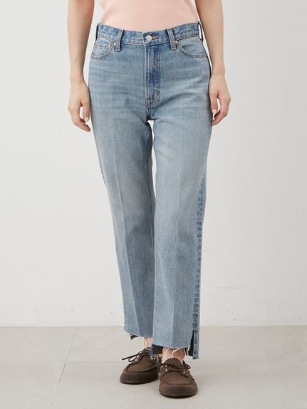 【ミラオーウェン/Mila Owen】の裾段差テーパードデニムパンツ インテリア・キッズ・メンズ・レディースファッション・服の通販 founy(ファニー) 　雑誌掲載アイテム　Magazine Picks & Fashion Features　ファッション雑誌　Fashion Magazines　クラッシィ　CLASSY.　ファッション　Fashion　レディースファッション　Fashion for Women　パンツ　Pants & Trousers　デニムパンツ・ジーンズ・美脚デニム　Denim Jeans & Pants　ヴィンテージ　Vintage Style　秋　Autumn　12月号　December Issue　スニーカー　Sneakers, Trainers　スペシャル　Special, Limited Edition　スマート　Smart, Elegant　センター　Center, Center Line　雑誌　Magazine, Fashion Magazine　デニム　Denim, Jeans Material　人気　Popular, Best Seller　ファブリック　Fabric, Textile　フロント　Front, Front Design　ボトム　Bottoms, Lower Wear　ポケット　Pocket, Pocket Detail　日本製　Made In Japan　LBLU[081]|ID: prp329100004713295 ipo3291000000034548397