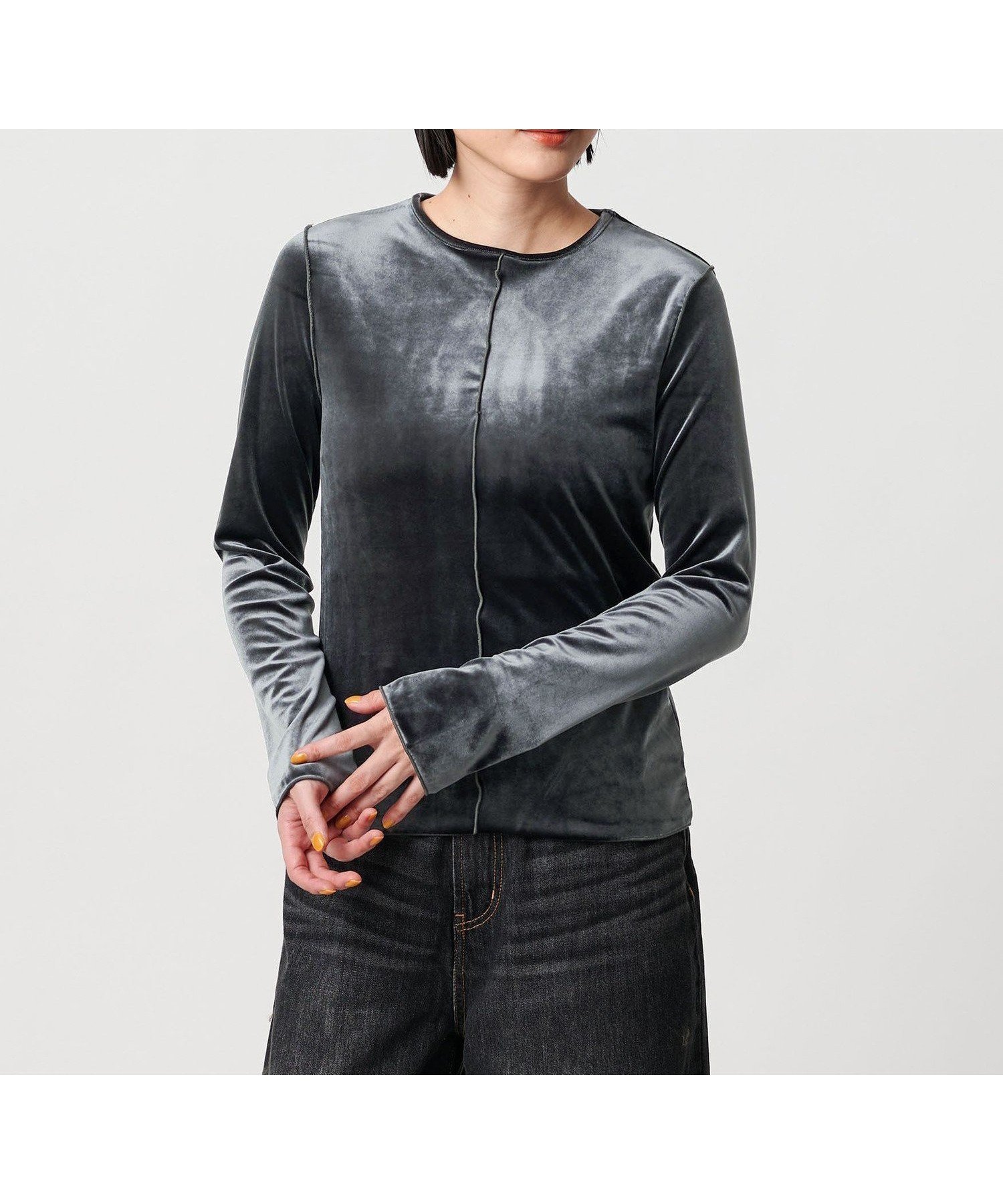 【ユナイテッドアローズ/UNITED ARROWS】のベロア ロングスリーブカットソー A DAY IN THE LIFE インテリア・キッズ・メンズ・レディースファッション・服の通販 founy(ファニー) 　ファッション　Fashion　レディースファッション　Fashion for Women　トップス・カットソー　Cut & Sew Tops　カットソー・ベーシックTシャツ　Cut-and-Sewn Tops / Stretch Tees & Basics　ベロアトップス　Velour Tops / Velvet-Look Items　インナー　Innerwear　秋　Autumn　カットソー　Cut and Sewn Top　シンプル　Simple, Minimal　トレンド　Trend, Trending Now　バランス　Balance, Style Balance　フロント　Front, Front Design　ベロア　Velour, Soft Velvet　アウトレット　Outlet / Clearance　エレガント 上品　Elegant　ビジネス 仕事 通勤　Business / Work / Commuting　DK.GRAY|ID: prp329100004714520 ipo3291000000034060306