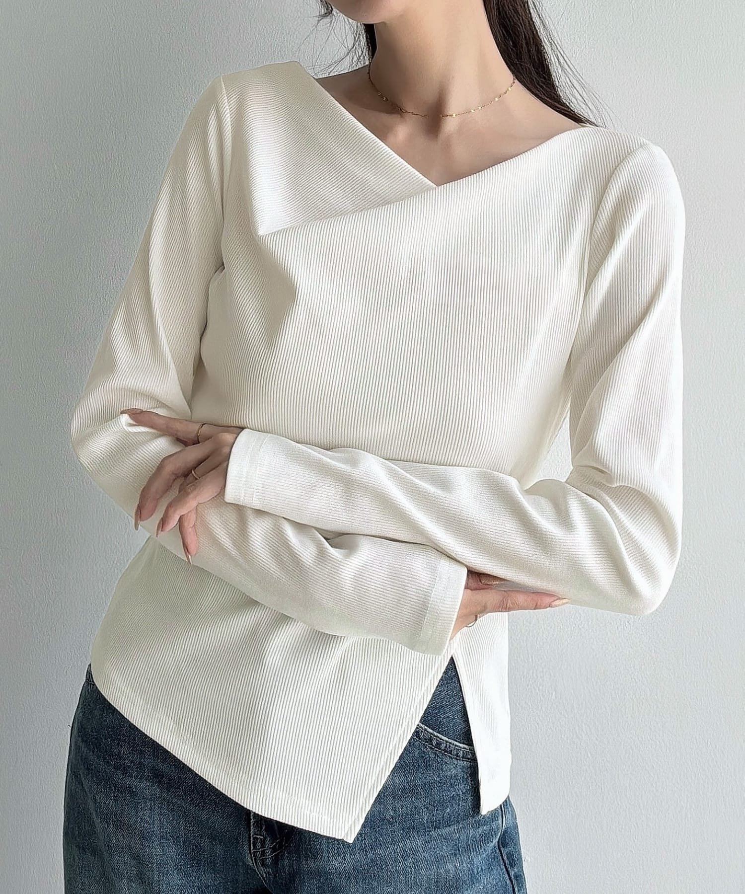 【ジュノア/JUNOAH】のMeiru 薄手アシメネック長袖リブカットソー インテリア・キッズ・メンズ・レディースファッション・服の通販 founy(ファニー) 　ファッション　Fashion　レディースファッション　Fashion for Women　トップス・カットソー　Cut & Sew Tops　カットソー・ベーシックTシャツ　Cut-and-Sewn Tops / Stretch Tees & Basics　長袖　Long Sleeve, Full Sleeve　ホワイト|ID: prp329100004714554 ipo3291000000034273598