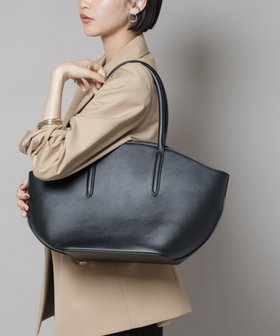 【ナノ ユニバース/nano universe】 ラウンドシンプルトートバッグ人気、トレンドファッション・服の通販 founy(ファニー) ファッション Fashion レディースファッション Fashion for Women バッグ Bags シンプル Simple, Minimal セットアップ Set-Up, Coordinated Outfit フェイクレザー Faux Leather, PU Leather ポケット Pocket, Pocket Detail ラウンド Round, Round Neck アウトレット Outlet / Clearance ビジネス 仕事 通勤 Business / Work / Commuting 2025年 2025 2025-2026秋冬・A/W Autumn/Winter 2025–26 AW25–26 |ID:prp329100004714792