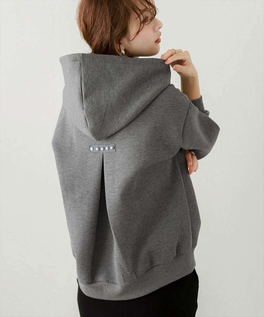 【ラジュール/Lajour】のバックパールプルオーバー インテリア・キッズ・メンズ・レディースファッション・服の通販 founy(ファニー) 　ファッション　Fashion　レディースファッション　Fashion for Women　トップス・カットソー　Cut & Sew Tops　カジュアルプルオーバー・ニットトップス　Pullovers & Knit Tops / Casual Pullovers　バッグ　Bags　パール　Pearl, Pearl Accent　フェミニン　Feminine, Girly　ラグジュアリー　Luxury, Elegant　エレガント 上品　Elegant　グレー|ID: prp329100004714841 ipo3291000000034966889