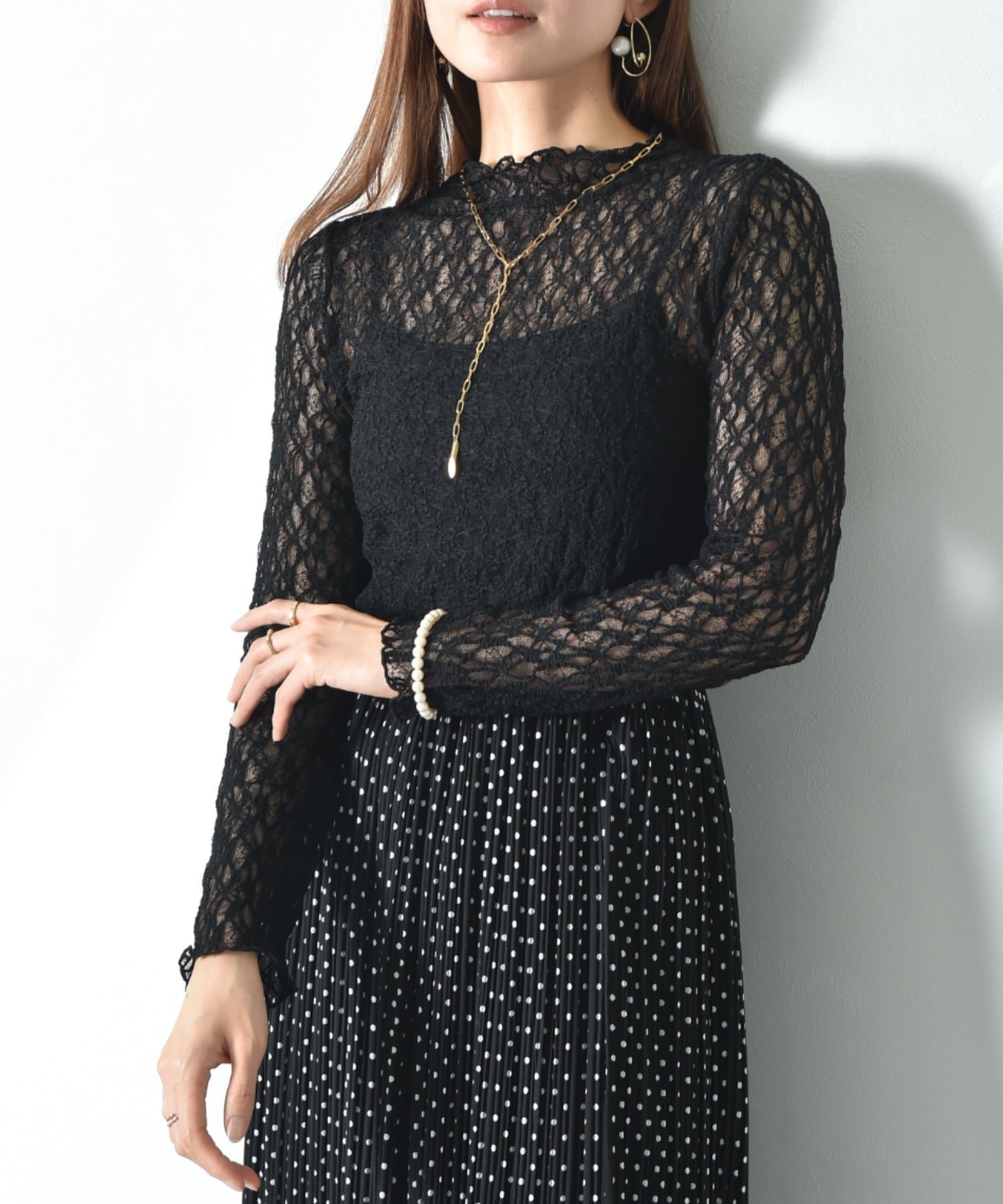 【インタープラネット/INTERPLANET】の総レースハイネックプルオーバー インテリア・キッズ・メンズ・レディースファッション・服の通販 founy(ファニー) 　ファッション　Fashion　レディースファッション　Fashion for Women　トップス・カットソー　Cut & Sew Tops　カジュアルプルオーバー・ニットトップス　Pullovers & Knit Tops / Casual Pullovers　インナー　Innerwear　ウェーブ　Wavy Pattern　シンプル　Simple, Minimal　ジャケット　Jacket, Outerwear　タートル　Turtleneck, Turtle Collar　ハイネック　High Neck, Mock Neck　バランス　Balance, Style Balance　フィット　Fit, Slim Fit　ベーシック　Basic, Essential　ボトム　Bottoms, Lower Wear　レース　Lace, Lace Fabric　ブラック|ID: prp329100004716024 ipo3291000000035130872