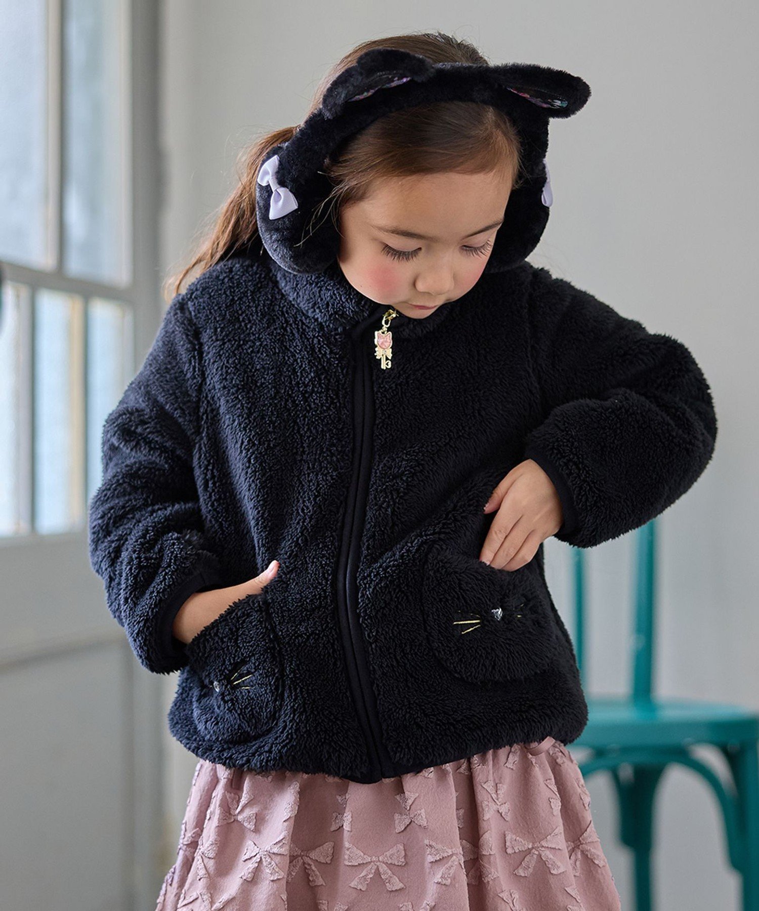 【エニー/ANY / KIDS】の【ドッキング可能】ネコボアブルゾン インテリア・キッズ・メンズ・レディースファッション・服の通販 founy(ファニー) 　ファッション　Fashion　キッズファッション　Fashion for Kids　洗える　Machine Washable　チェック　Check, Plaid, Tartan　チャーム　Charm, Pendant　ドッキング　Docking, Mixed Material　ネコ　Cat, Feline Motif　パーカー　Hoodie, Parka　ベーシック　Basic, Essential　ポケット　Pocket, Pocket Detail　防寒　Cold Protection, Winter-Ready　ライナー　Liner, Inner Layer　ラベンダー　Lavender　ループ　Loop, Loop Knit　クロネコ[005]|ID: prp329100004716268 ipo3291000000034076072