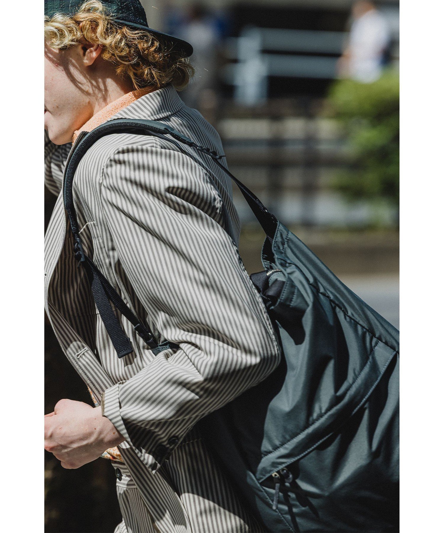 【ビームス/BEAMS / MEN】の【別注】STANDARD SUPPLY / 2WAY ZIP TOTE インテリア・キッズ・メンズ・レディースファッション・服の通販 founy(ファニー) 　ファッション　Fashion　メンズファッション　Fashion for Men　アウトドア　Outdoor Clothing　クッション　Cushion, Throw Pillow　傘　Umbrella, Parasol　シンプル　Simple, Minimal　スタンダード　Standard, Basic　スマート　Smart, Elegant　雑誌　Magazine, Fashion Magazine　ダブル　Double, Double-Breasted　パーカー　Hoodie, Parka　ポケット　Pocket, Pocket Detail　別注　Limited Edition, Custom Order　ラップ　Wrap, Wrap Design　日本製　Made In Japan　エレガント 上品　Elegant　ビジネス 仕事 通勤　Business / Work / Commuting　GREY|ID: prp329100004716412 ipo3291000000034077263
