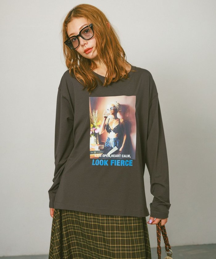 【ベイフロー/BAYFLOW】のスムースタッチプリント長袖Tシャツ インテリア・キッズ・メンズ・レディースファッション・服の通販 founy(ファニー) https://founy.com/ ファッション Fashion レディースファッション Fashion for Women トップス・カットソー Cut & Sew Tops シャツ・ブラウス・オフィスカジュアル Elegant Blouses & Button-Ups ロングTシャツ・Tシャツ Longline T-Shirts & Tees インナー Innerwear 秋 Autumn ストレッチ Stretch, Stretchy Fabric スリット Slit, Slit Detail トレンド Trend, Trending Now 定番 Standard, Basic Item 人気 Popular, Best Seller 長袖 Long Sleeve, Full Sleeve フロント Front, Front Design ブルゾン Blouson, Bomber Jacket プリント Print, Printed Pattern 半袖 Short Sleeve, Half Sleeve おすすめ Recommended / Our Picks |ID: prp329100004717117 ipo3291000000034320435