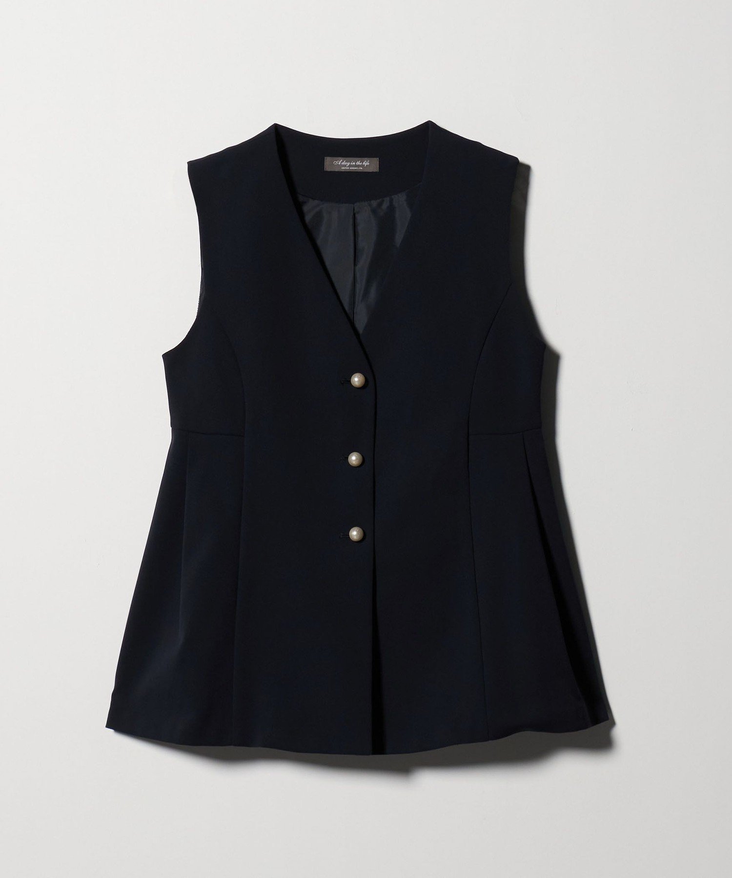 【ユナイテッドアローズ/UNITED ARROWS】のダブルニット ペプラムベスト -ウォッシャブル・セットアップ対応- A DAY IN THE LIFE 人気、トレンドファッション・服の通販 founy(ファニー) 　ファッション　Fashion　レディースファッション　Fashion for Women　アウター　Coat / Outerwear Collection　トップス・カットソー　Cut & Sew Tops　ニット　Knit Tops & Sweaters　ベスト&ジレ / 重ね着スタイル　Vests & Gilets　カットソー　Cut and Sewn Top　ジャケット　Jacket, Outerwear　ダブル　Double, Double-Breasted　デニム　Denim, Jeans Material　トレンド　Trend, Trending Now　バランス　Balance, Style Balance　パール　Pearl, Pearl Accent　ベスト　Vest, Waistcoat　ペプラム　Peplum, Flared Hem　アウトレット　Outlet / Clearance　ビジネス 仕事 通勤　Business / Work / Commuting　 other-1|ID: prp329100004718448 ipo3291000000034517314