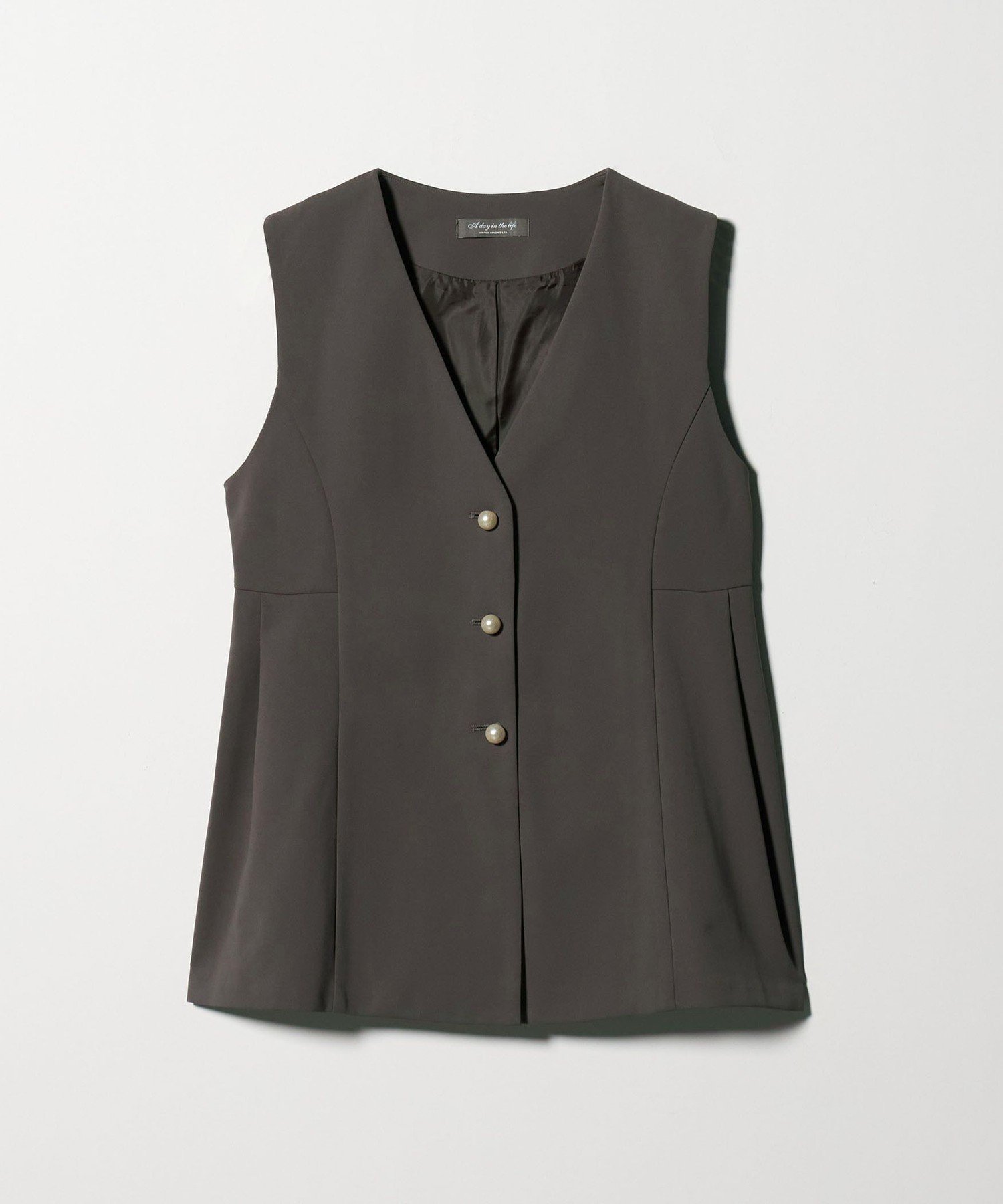 【ユナイテッドアローズ/UNITED ARROWS】のダブルニット ペプラムベスト -ウォッシャブル・セットアップ対応- A DAY IN THE LIFE インテリア・キッズ・メンズ・レディースファッション・服の通販 founy(ファニー) 　ファッション　Fashion　レディースファッション　Fashion for Women　アウター　Coat / Outerwear Collection　トップス・カットソー　Cut & Sew Tops　ニット　Knit Tops & Sweaters　ベスト&ジレ / 重ね着スタイル　Vests & Gilets　カットソー　Cut and Sewn Top　ジャケット　Jacket, Outerwear　ダブル　Double, Double-Breasted　デニム　Denim, Jeans Material　トレンド　Trend, Trending Now　バランス　Balance, Style Balance　パール　Pearl, Pearl Accent　ベスト　Vest, Waistcoat　ペプラム　Peplum, Flared Hem　アウトレット　Outlet / Clearance　ビジネス 仕事 通勤　Business / Work / Commuting　DK.BROWN|ID: prp329100004718448 ipo3291000000034517320