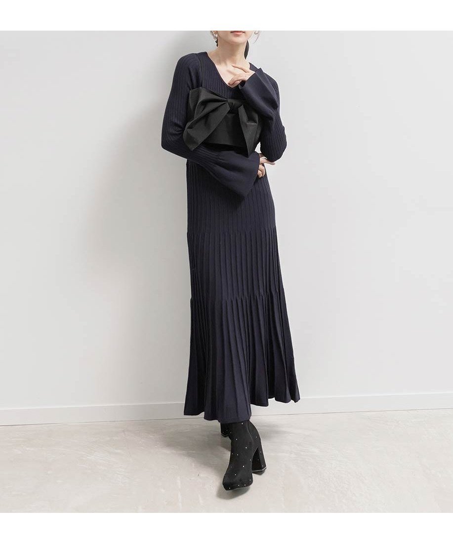 【ランダ/RANDA】のマルチウェイリボンビスチェセットニットワンピース インテリア・キッズ・メンズ・レディースファッション・服の通販 founy(ファニー) 　ファッション　Fashion　レディースファッション　Fashion for Women　ワンピース　Dresses　ニットワンピース　Knit Dresses　おすすめ　Recommended / Our Picks　コンパクト　Compact, Small Size　デニム　Denim, Jeans Material　トレンド　Trend, Trending Now　ビスチェ　Bustier, Corset Top　フェミニン　Feminine, Girly　フレア　Flare, Flared　フロント　Front, Front Design　リボン　Ribbon, Bow　エレガント 上品　Elegant　NAVY|ID: prp329100004718588 ipo3291000000034096657