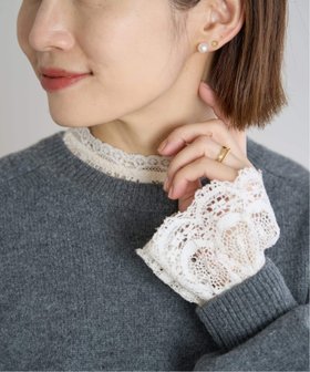 【イエナ/IENA】のリーフレースブラウス 人気、トレンドファッション・服の通販 founy(ファニー) ファッション Fashion レディースファッション Fashion for Women トップス・カットソー Cut & Sew Tops シャツ・ブラウス・オフィスカジュアル Elegant Blouses & Button-Ups 2025年 2025 2025-2026秋冬・A/W Autumn/Winter 2025–26 AW25–26 インナー Innerwear エアリー Airy Texture サロペット Overalls, Salopette ジャケット Jacket, Outerwear スウェット / スエット Sweatshirt, Sweatwear リーフ Leaf, Botanical Leaf レース Lace, Lace Fabric エレガント 上品 Elegant |ID:prp329100004720041