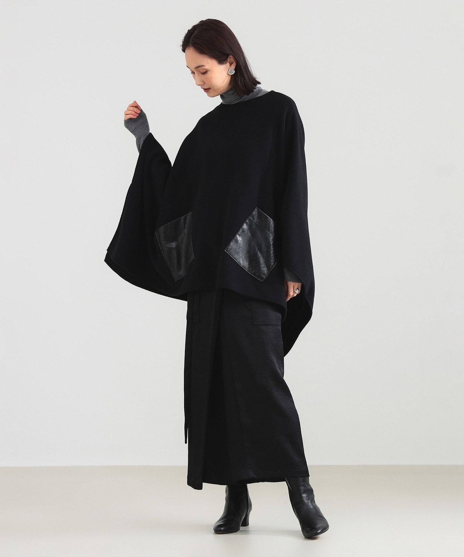 【デミルクス ビームス/Demi-Luxe BEAMS】のCOG THE BIGSMOKE / MILA ポンチョ トップス インテリア・キッズ・メンズ・レディースファッション・服の通販 founy(ファニー) 　ファッション　Fashion　レディースファッション　Fashion for Women　アウター　Coat / Outerwear Collection　ポンチョ・ケープコート　Ponchos & Capes　コレクション　Collection, Seasonal Line　スリム　Slim, Slim Fit　バランス　Balance, Style Balance　パッチ　Patch, Appliqué　ポケット　Pocket, Pocket Detail　ポンチョ　Poncho, Cape Style　ロング　Long, Long-Length　A/W・秋冬　Autumn/Winter　おすすめ　Recommended / Our Picks　BLACK|ID: prp329100004720383 ipo3291000000034110709