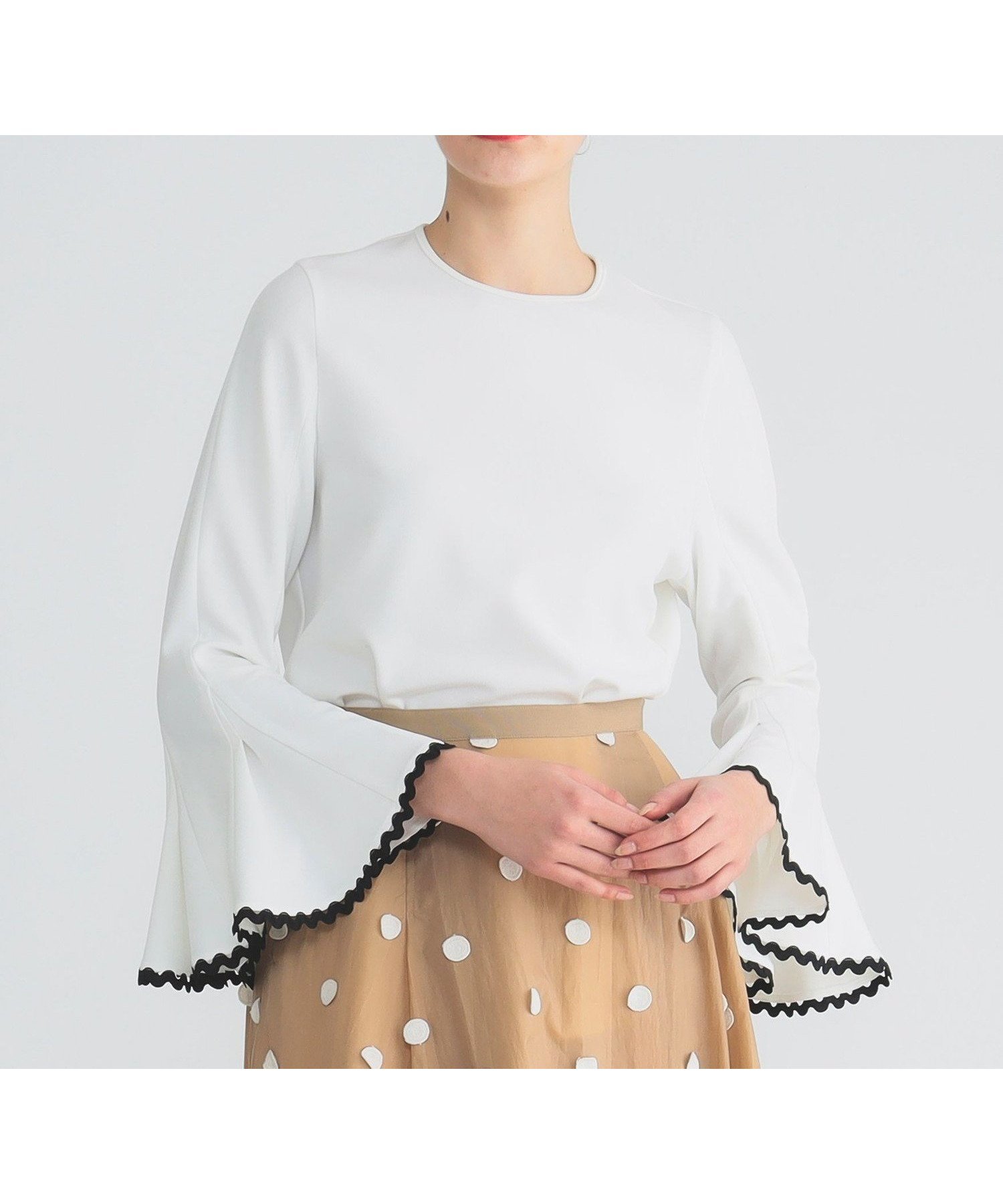 【デミルクス ビームス/Demi-Luxe BEAMS】の【7/17再値下げ】ヤマミチテープ ブラウス インテリア・キッズ・メンズ・レディースファッション・服の通販 founy(ファニー) 　ファッション　Fashion　レディースファッション　Fashion for Women　トップス・カットソー　Cut & Sew Tops　シャツ・ブラウス・オフィスカジュアル　Elegant Blouses & Button-Ups　アクセサリー　Fashion Accessories　インナー　Innerwear　エレガント 上品　Elegant　ストレッチ　Stretch, Stretchy Fabric　スリーブ　Sleeve, Long Sleeve / Short Sleeve　フレア　Flare, Flared　WHITE|ID: prp329100004720646 ipo3291000000034113048