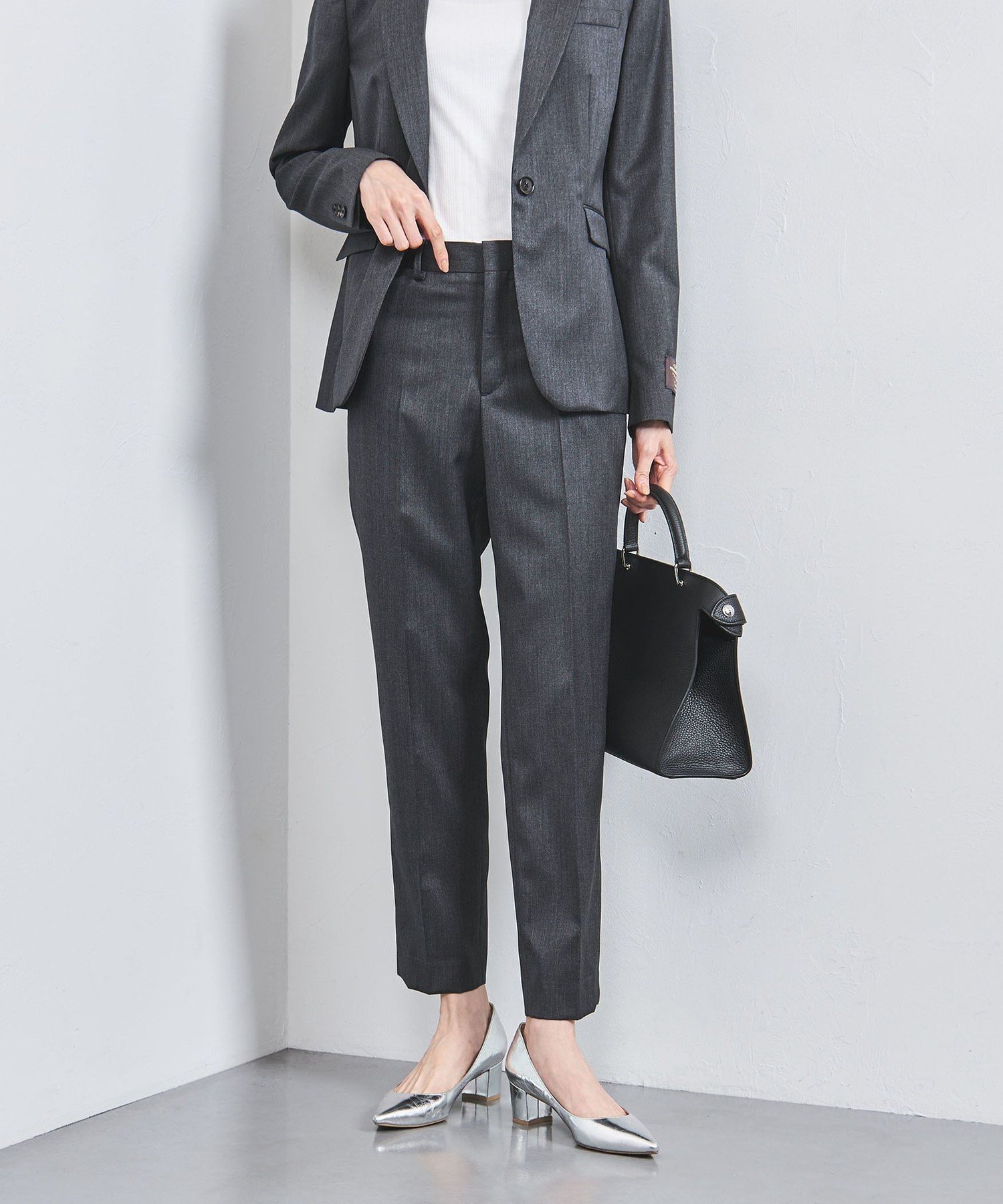 【ユナイテッドアローズ/UNITED ARROWS】のCANONICO テーパード スリム パンツ インテリア・キッズ・メンズ・レディースファッション・服の通販 founy(ファニー) 　ファッション　Fashion　レディースファッション　Fashion for Women　パンツ　Pants & Trousers　イタリア　Italy　ジャケット　Jacket, Outerwear　スリム　Slim, Slim Fit　セットアップ　Set-Up, Coordinated Outfit　テーパード　Tapered, Tapered Pants　アウトレット　Outlet / Clearance　おすすめ　Recommended / Our Picks　夏　Summer　エレガント 上品　Elegant　DK.GRAY|ID: prp329100004720904 ipo3291000000034115804