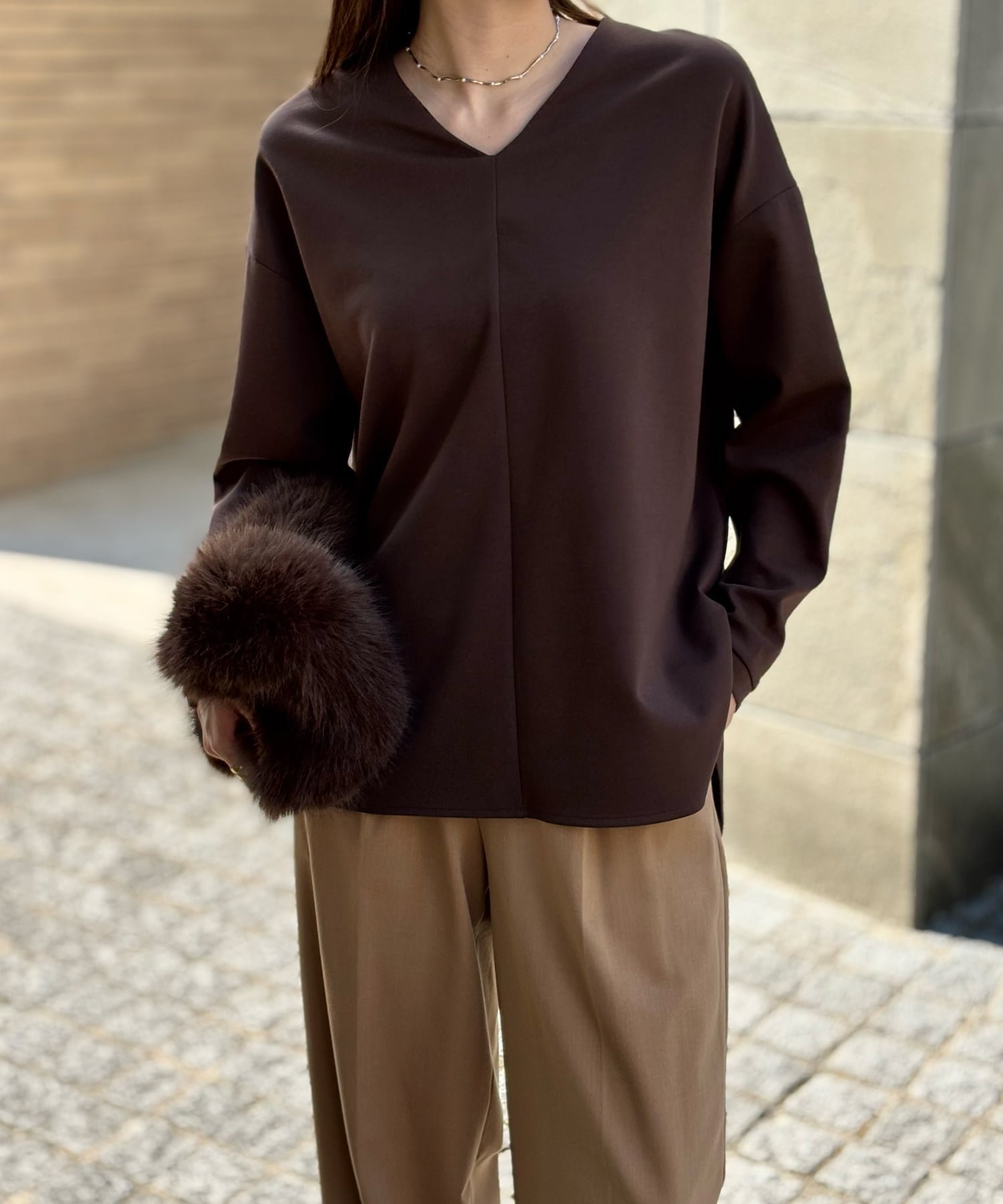 【スタイルドア/STYLEDOOR】のライトダンボール抜き衿プルオーバー インテリア・キッズ・メンズ・レディースファッション・服の通販 founy(ファニー) 　ファッション　Fashion　レディースファッション　Fashion for Women　トップス・カットソー　Cut & Sew Tops　カジュアルプルオーバー・ニットトップス　Pullovers & Knit Tops / Casual Pullovers　洗える　Machine Washable　カットソー　Cut and Sewn Top　スリット　Slit, Slit Detail　デニム　Denim, Jeans Material　パターン　Pattern, Design Print　ボトム　Bottoms, Lower Wear　ワイド　Wide, Wide Fit　エレガント 上品　Elegant　ブラウン|ID: prp329100004720909 ipo3291000000034198384