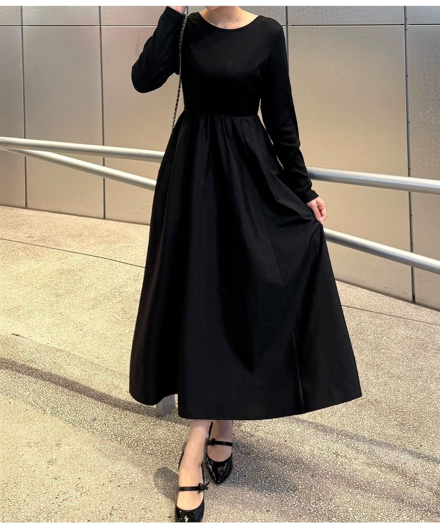 【ジュノア/JUNOAH】の異素材ドッキングバックオープンワンピース インテリア・キッズ・メンズ・レディースファッション・服の通販 founy(ファニー) 　ファッション　Fashion　レディースファッション　Fashion for Women　ワンピース　Dresses　ブラック|ID: prp329100004720969 ipo3291000000034116705