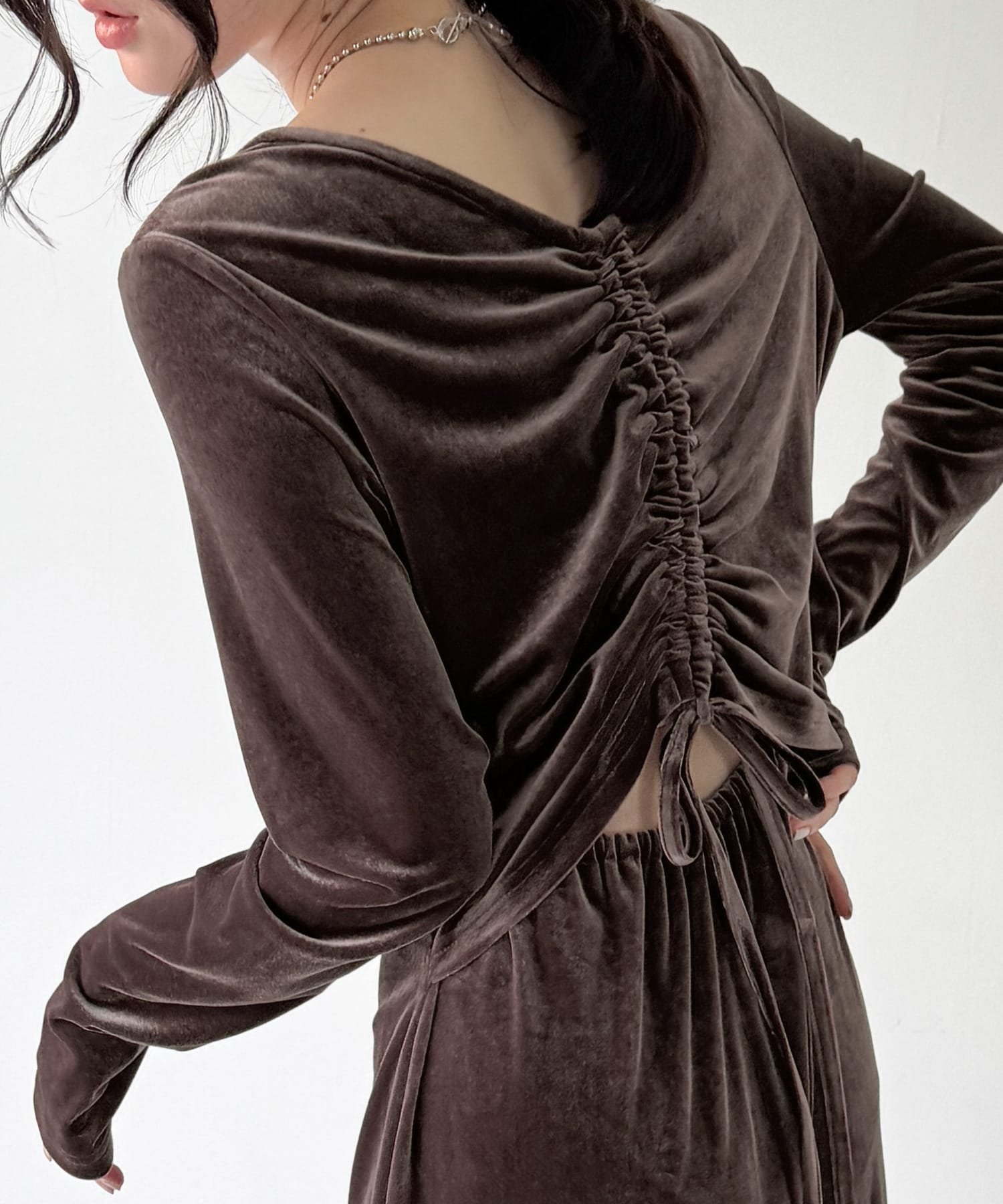 【ジュノア/JUNOAH】のバックドロストベロアワンピース インテリア・キッズ・メンズ・レディースファッション・服の通販 founy(ファニー) 　ファッション　Fashion　レディースファッション　Fashion for Women　ワンピース　Dresses　チャコール|ID: prp329100004720974 ipo3291000000034116749