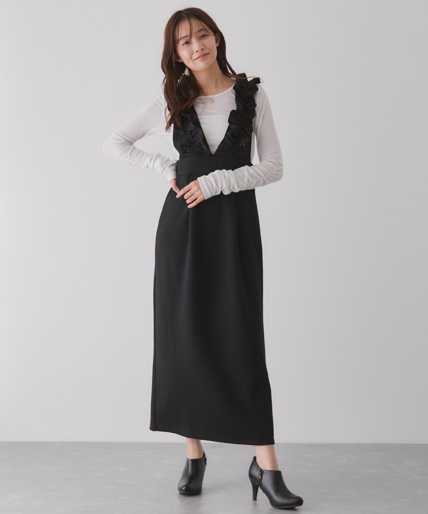 【ジャイロ/JAYRO】のフリルサスジャンスカ 人気、トレンドファッション・服の通販 founy(ファニー) 　ファッション　Fashion　レディースファッション　Fashion for Women　インナー　Innerwear　カーディガン　Cardigan, Knitwear　シューズ　Shoes, Footwear　ジャケット　Jacket, Outerwear　スニーカー　Sneakers, Trainers　スリット　Slit, Slit Detail　デコルテ　Décolleté, Neckline　なめらか　Smooth, Silky Texture　ハイネック　High Neck, Mock Neck　フラット　Flat, Flat Shoes　フリル　Frill, Ruffle　ボーダー　Border, Stripe　ポケット　Pocket, Pocket Detail　リラックス　Relax, Relaxed Fit　レース　Lace, Lace Fabric　ロング　Long, Long-Length　冬　Winter / This Winter　A/W・秋冬　Autumn/Winter　エレガント 上品　Elegant　 other-1|ID: prp329100004720994 ipo3291000000034116926