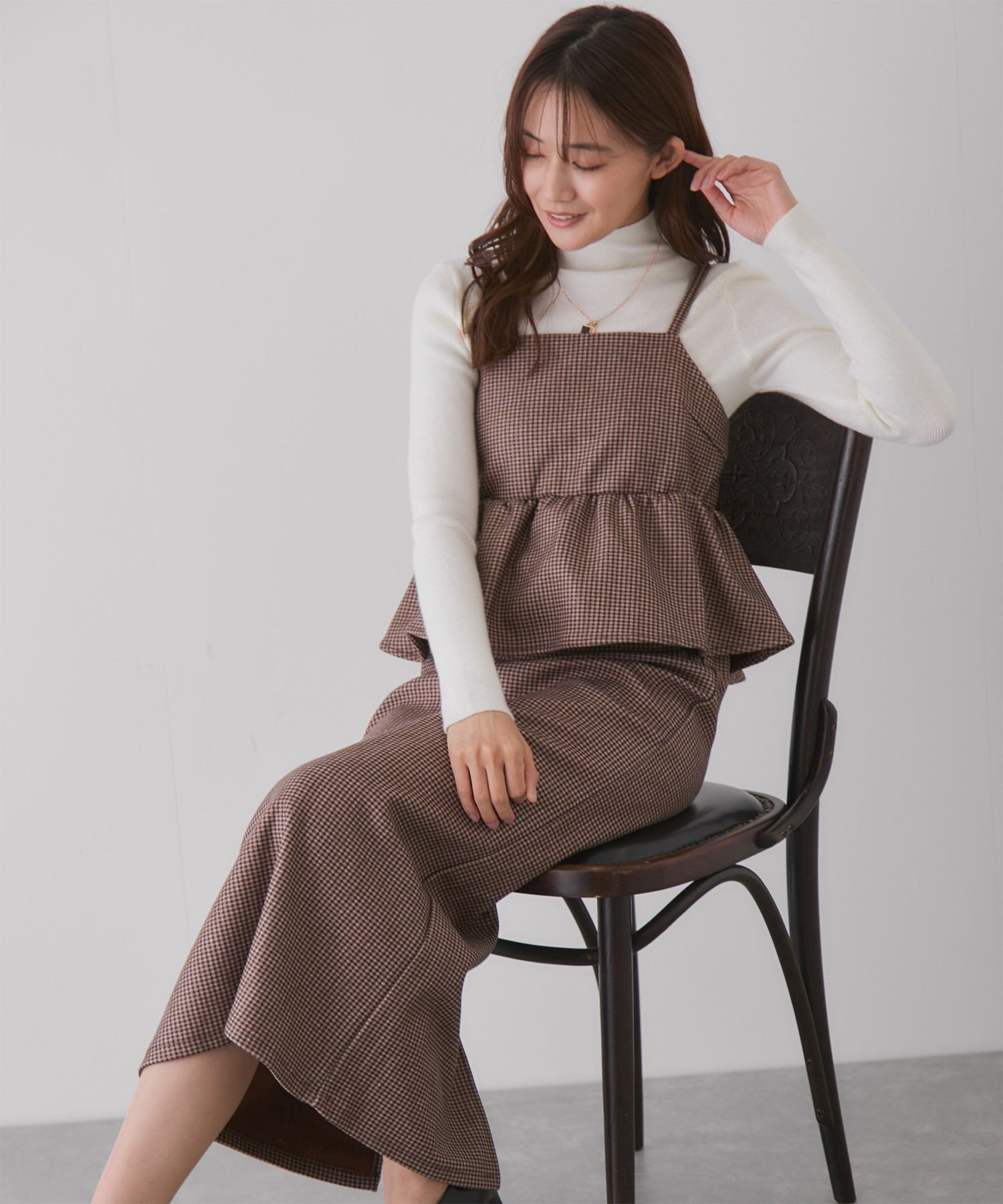 【ジャイロ/JAYRO】のチェック柄ペプラムワンピース インテリア・キッズ・メンズ・レディースファッション・服の通販 founy(ファニー) 　ファッション　Fashion　レディースファッション　Fashion for Women　ワンピース　Dresses　インナー　Innerwear　エレガント 上品　Elegant　カーディガン　Cardigan, Knitwear　キャミソール　Camisole, Spaghetti Strap Top　シアー　Sheer, See-Through　ショート　Short, Short Length　スニーカー　Sneakers, Trainers　スリット　Slit, Slit Detail　タートルネック　Turtleneck, High Neck　ダウン　Down, Puffer　チェック　Check, Plaid, Tartan　デコルテ　Décolleté, Neckline　トレンド　Trend, Trending Now　ペプラム　Peplum, Flared Hem　ポケット　Pocket, Pocket Detail　ロング　Long, Long-Length　楽ちん　Easy Fit, Comfortable　A/W・秋冬　Autumn/Winter　おすすめ　Recommended / Our Picks　ブラウン(22)|ID: prp329100004720997 ipo3291000000034116952