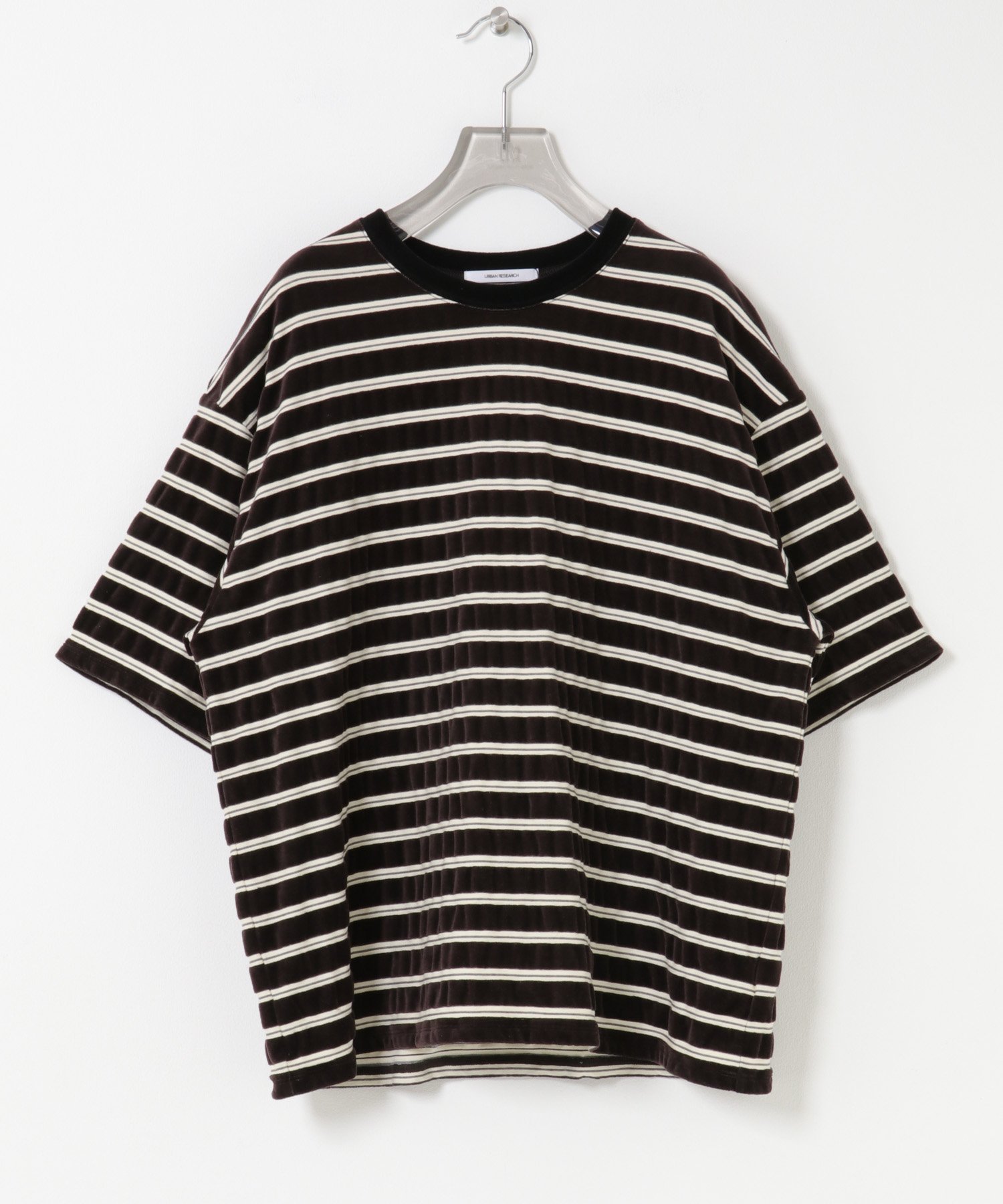 【アーバンリサーチ/URBAN RESEARCH】のベロアボーダーカットソー インテリア・キッズ・メンズ・レディースファッション・服の通販 founy(ファニー) 　ファッション　Fashion　レディースファッション　Fashion for Women　トップス・カットソー　Cut & Sew Tops　カットソー・ベーシックTシャツ　Cut-and-Sewn Tops / Stretch Tees & Basics　ベロアトップス　Velour Tops / Velvet-Look Items　2025年　2025　2025-2026秋冬・A/W　Autumn/Winter 2025–26 AW25–26　冬　Winter / This Winter　おすすめ　Recommended / Our Picks　カットソー　Cut and Sewn Top　シンプル　Simple, Minimal　スリーブ　Sleeve, Long Sleeve / Short Sleeve　ハーフ　Half, Half-Length　ベロア　Velour, Soft Velvet　ボーダー　Border, Stripe　エレガント 上品　Elegant　無地　Plain, Solid Color　A/W・秋冬　Autumn/Winter　DARK BROWN|ID: prp329100004721038 ipo3291000000034117274
