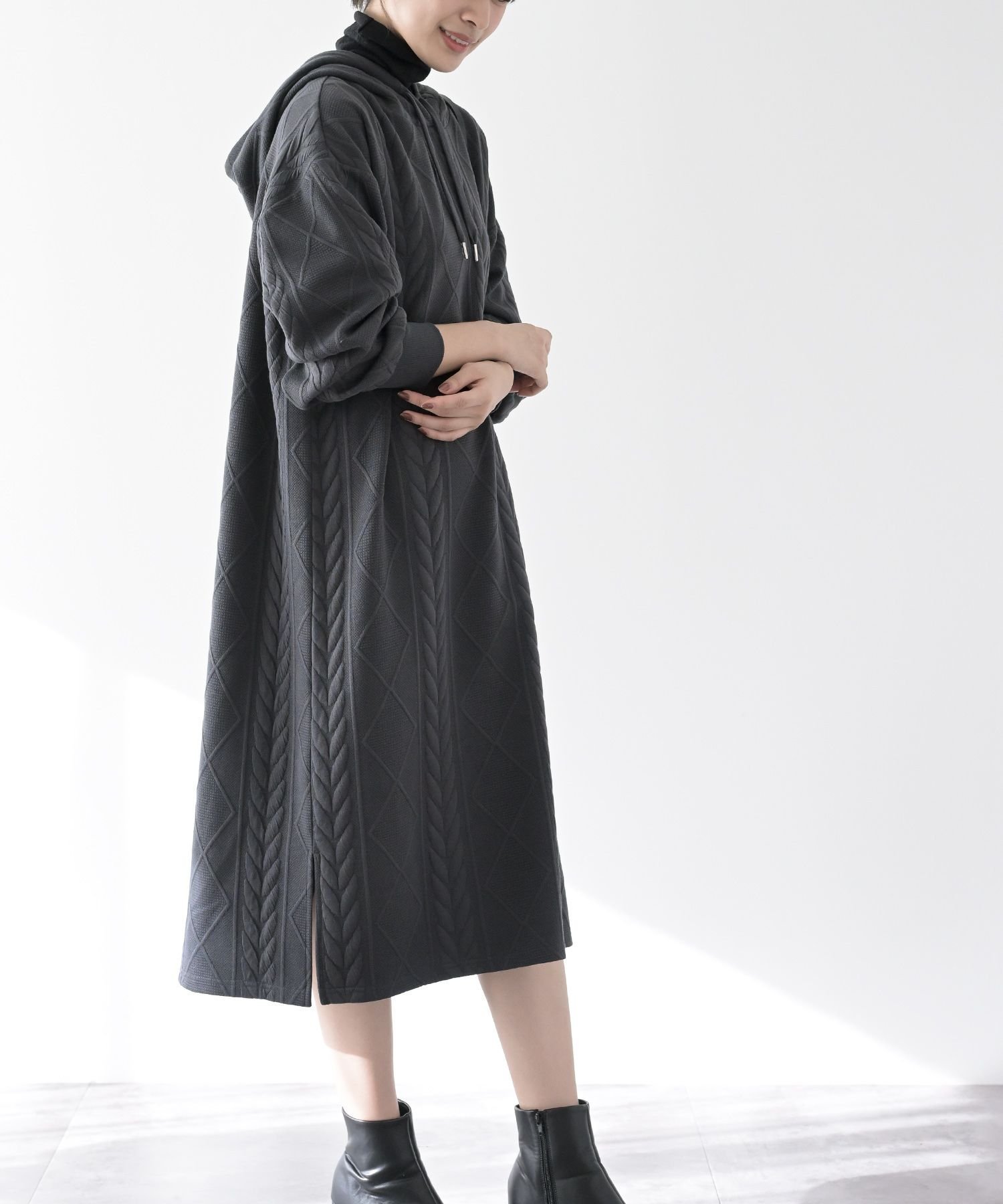 【アールピーエス/rps】のケーブル柄パーカーワンピース 人気、トレンドファッション・服の通販 founy(ファニー) ファッション Fashion レディースファッション Fashion for Women ワンピース Dresses おすすめ Recommended / Our Picks ストレッチ Stretch, Stretchy Fabric チュニック Tunic, Long Top パーカー Hoodie, Parka リラックス Relax, Relaxed Fit エレガント 上品 Elegant 再入荷 Restock / Back in Stock other-1|ID: prp329100004721046 ipo3291000000034589772